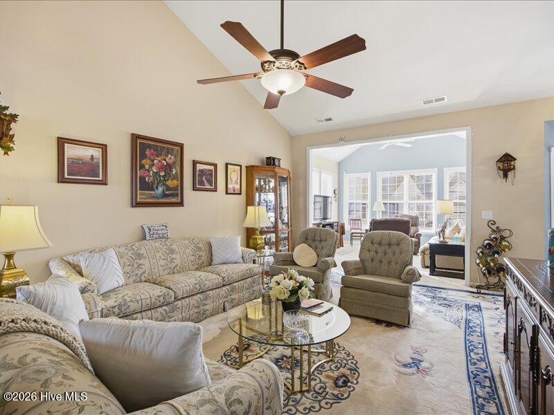 100563793 | Photo 12