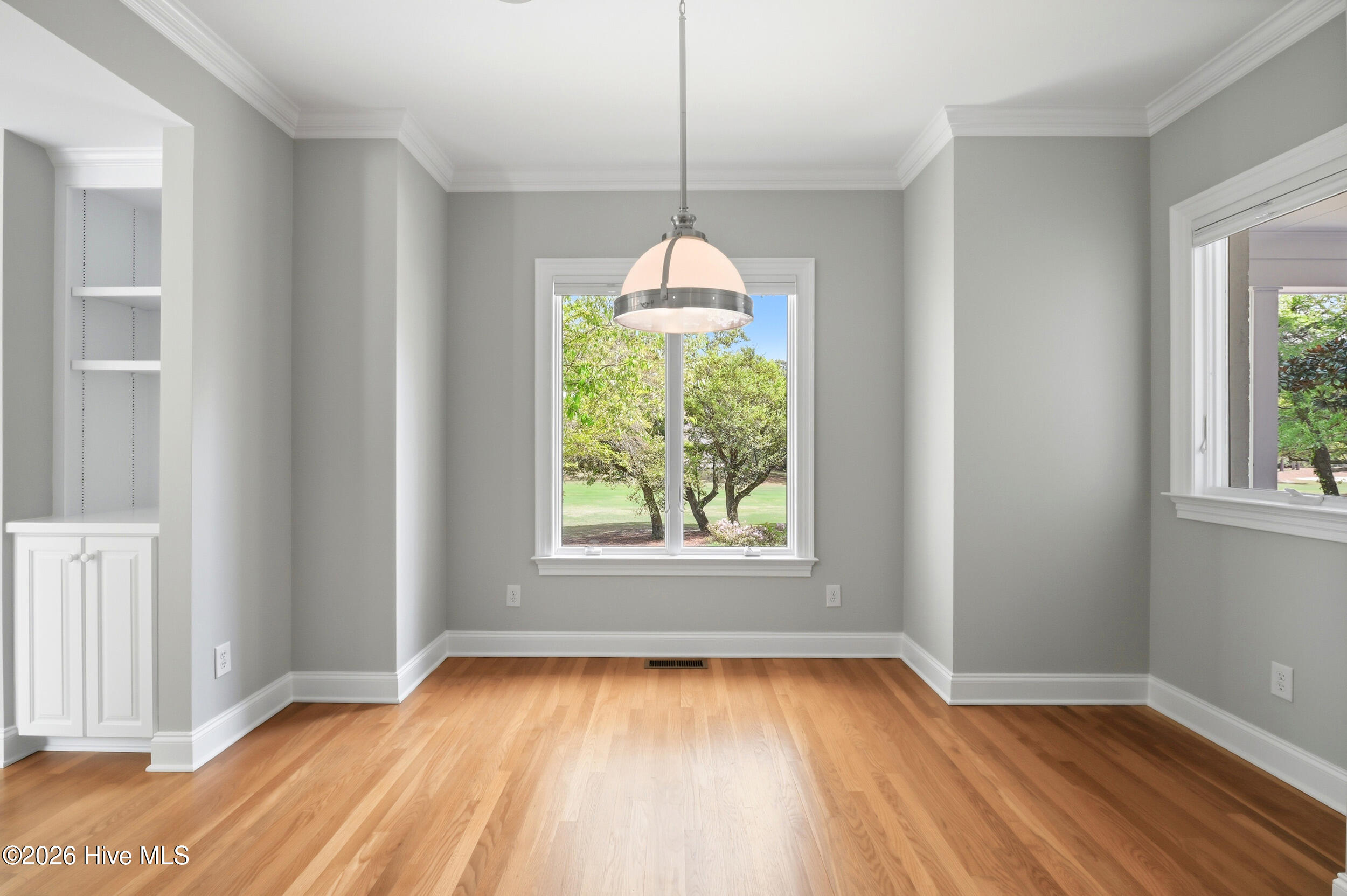 100566149 | Photo 23