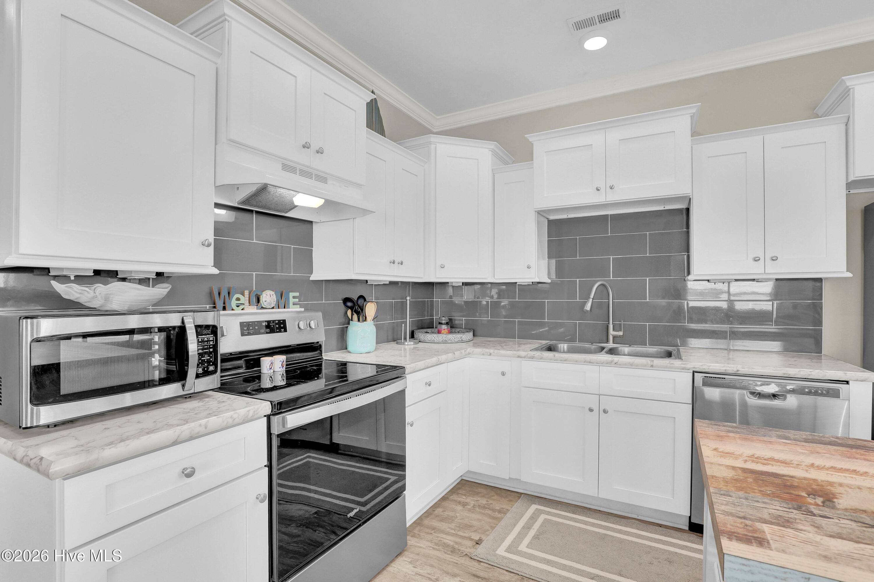 1017 1st Street, Surf City, NC, 28445