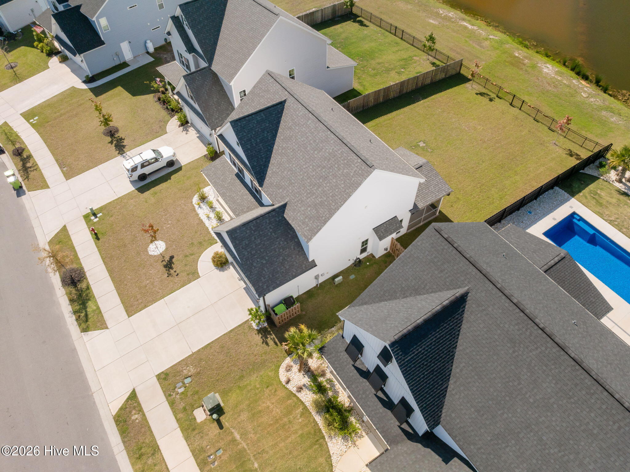 100567807 | Photo 56