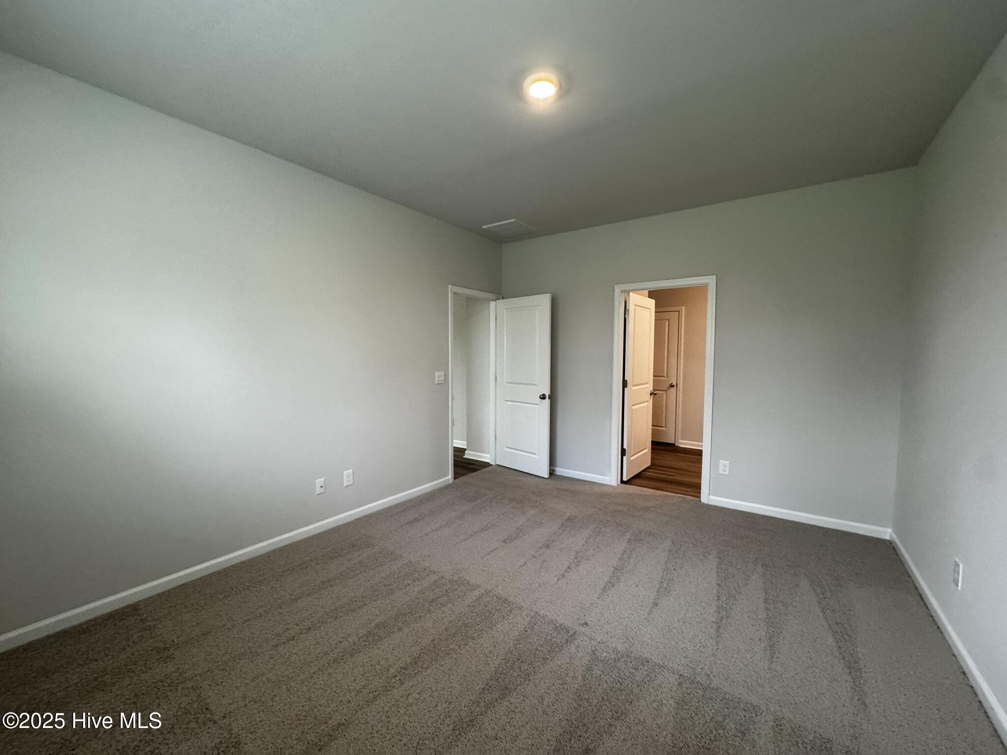 100565961 | Photo 17