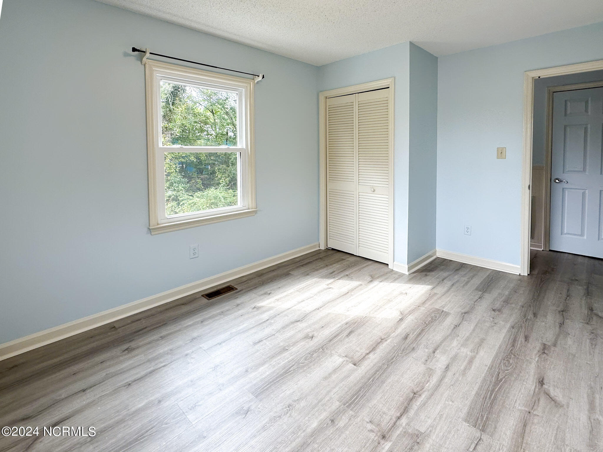 100547620 | Photo 19