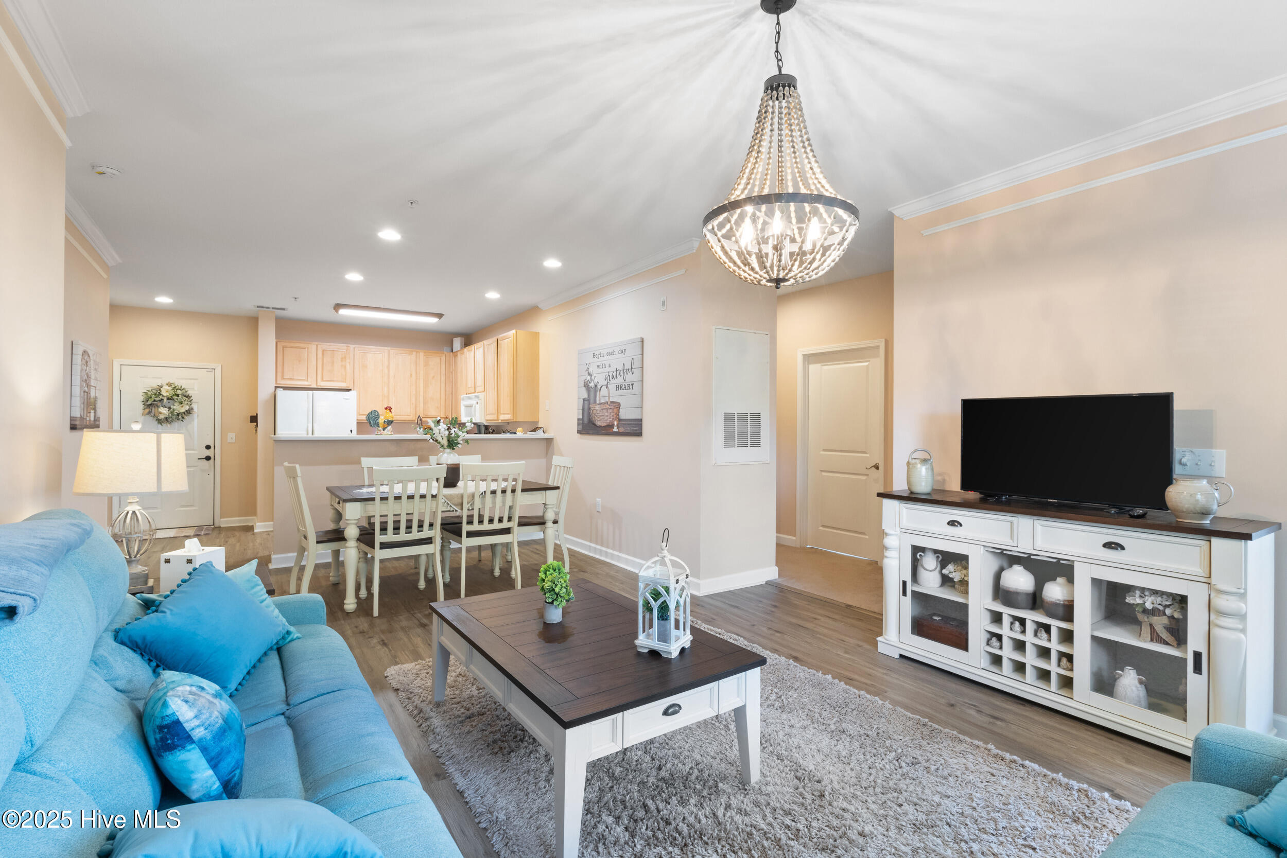 100523602 | Photo 18