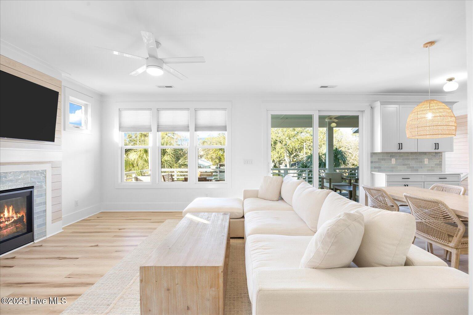 100544004 | Photo 15