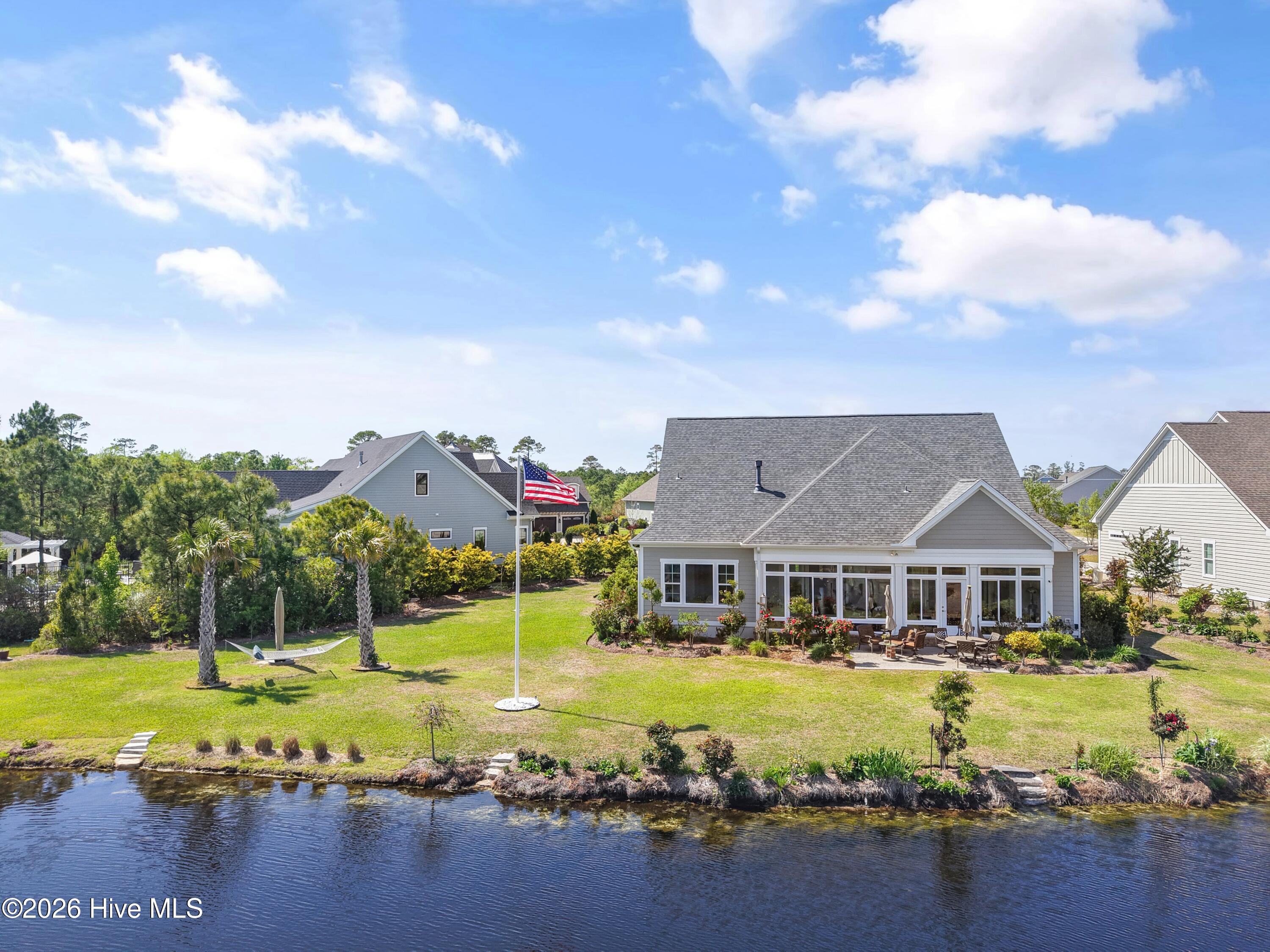 100560288 | Photo 82