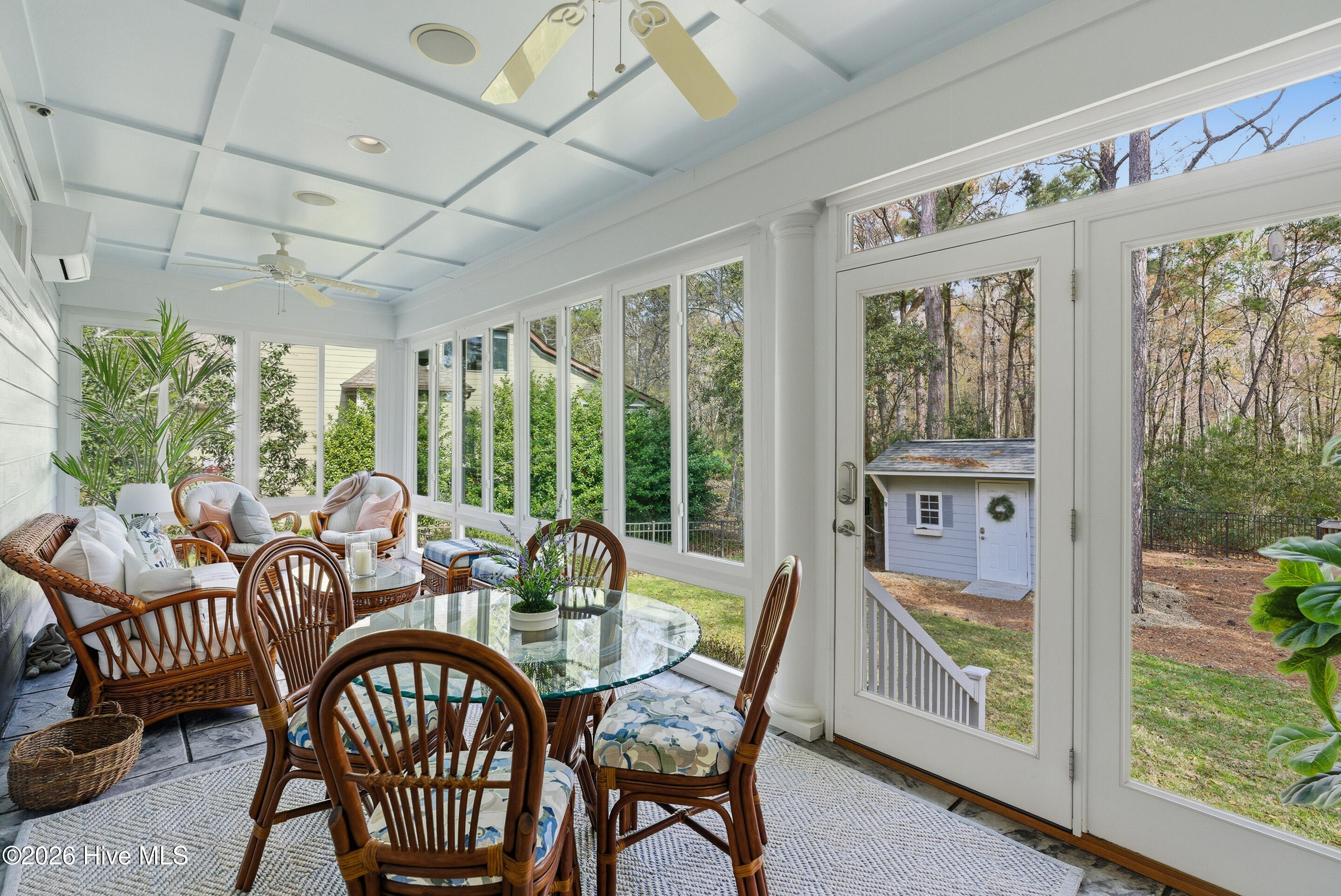 100563976 | Photo 27