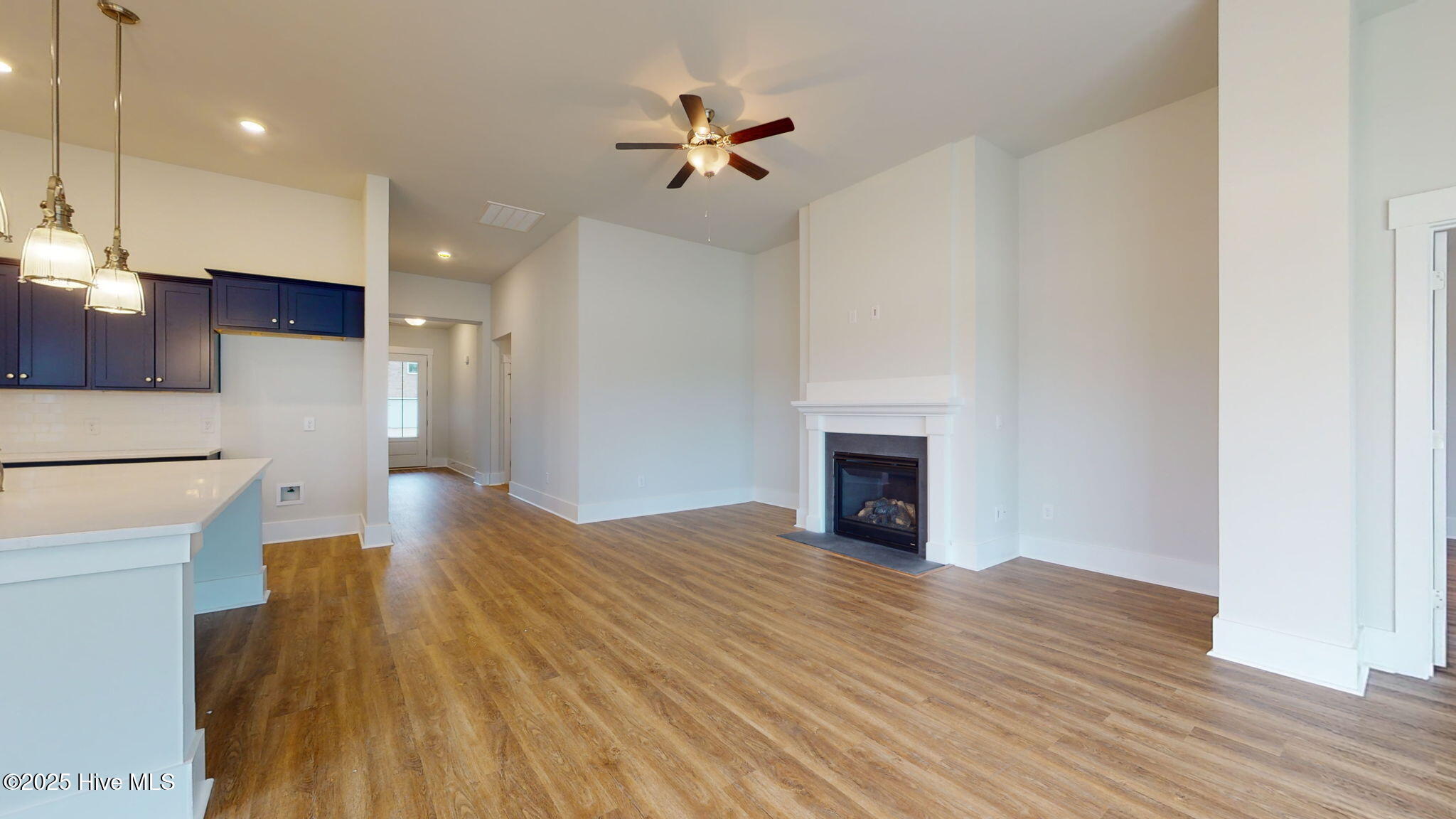 100543683 | Photo 14