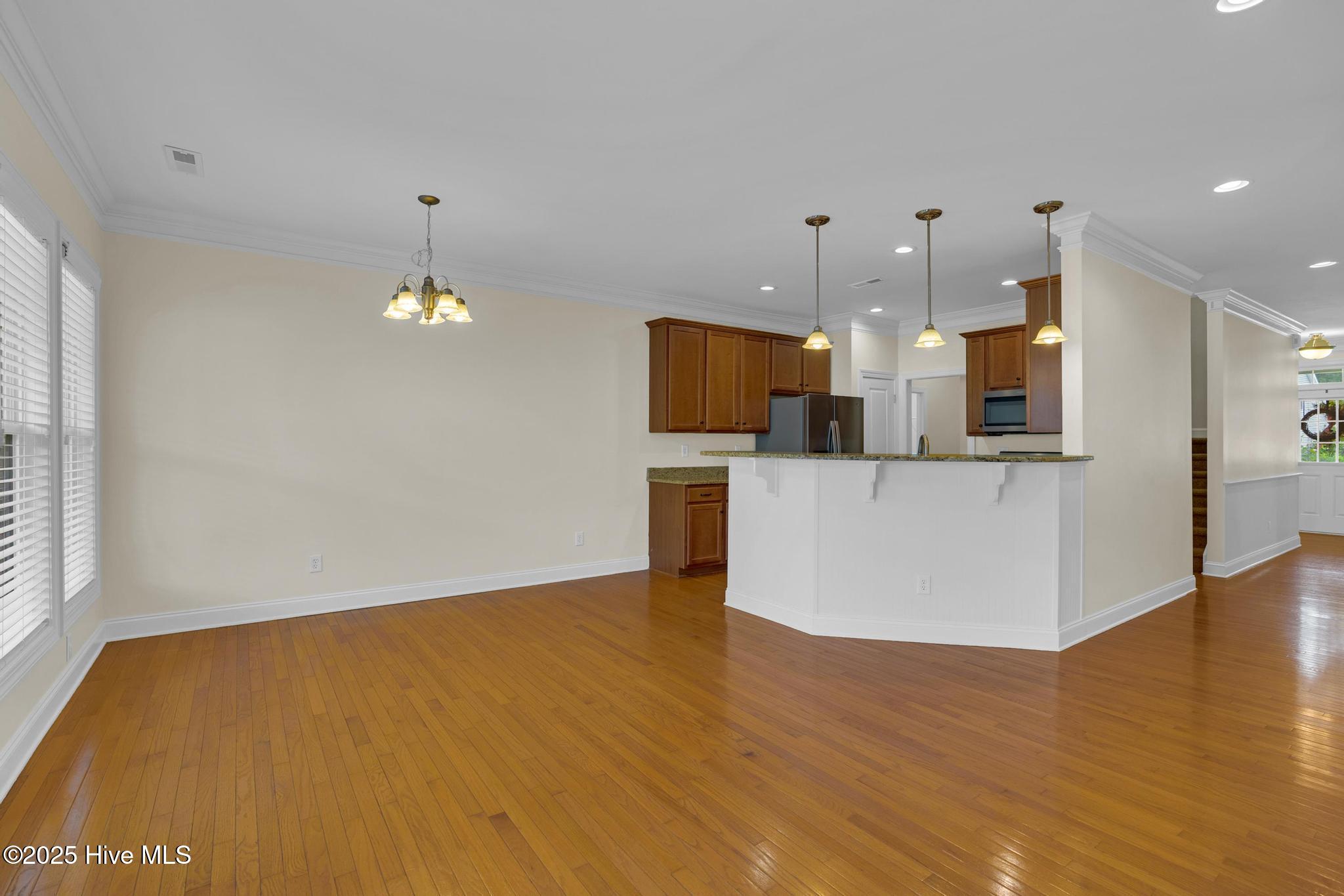 100513832 | Photo 16