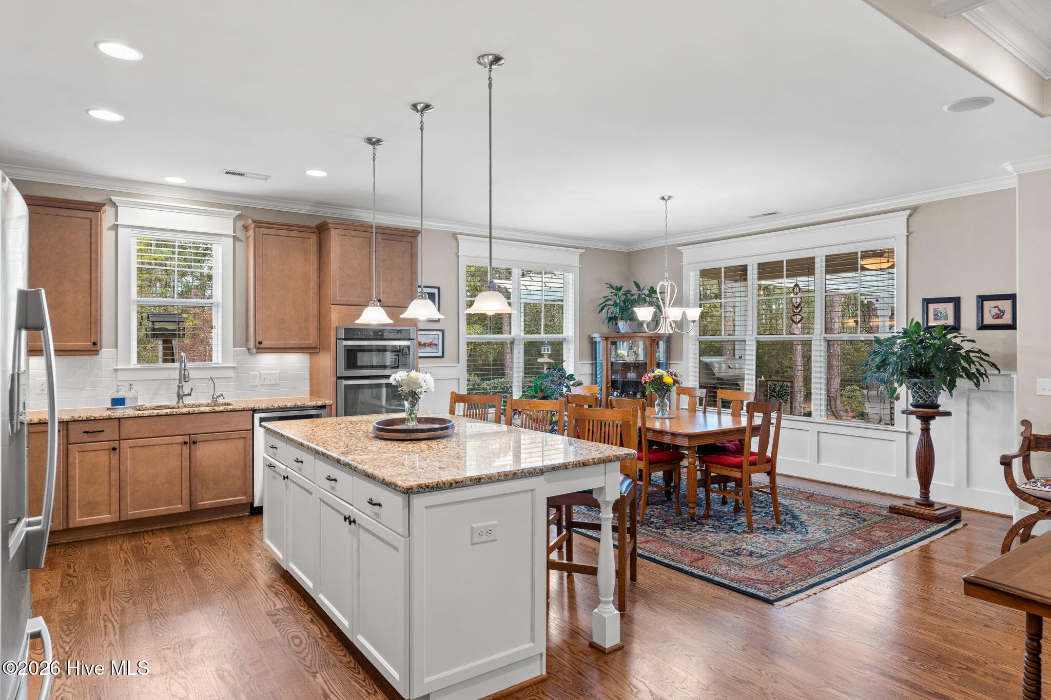 100566382 | Photo 19