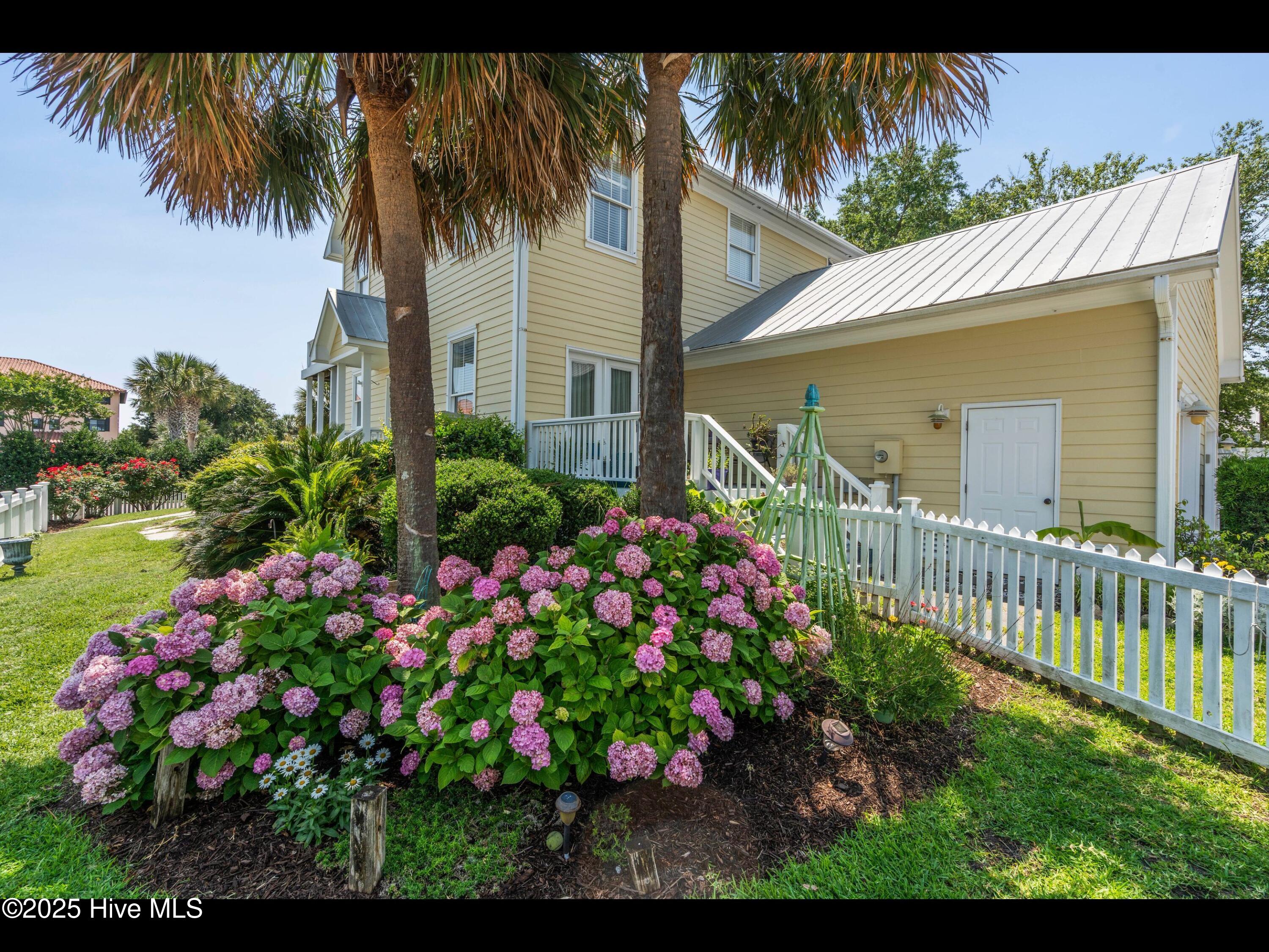 100511839 | Photo 21