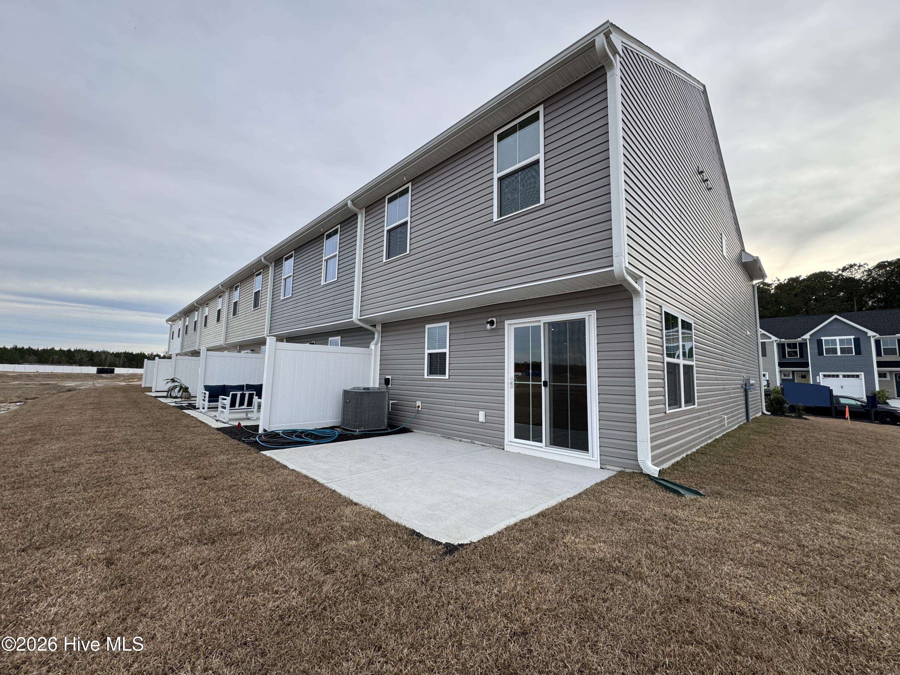 100547692 | Photo 21