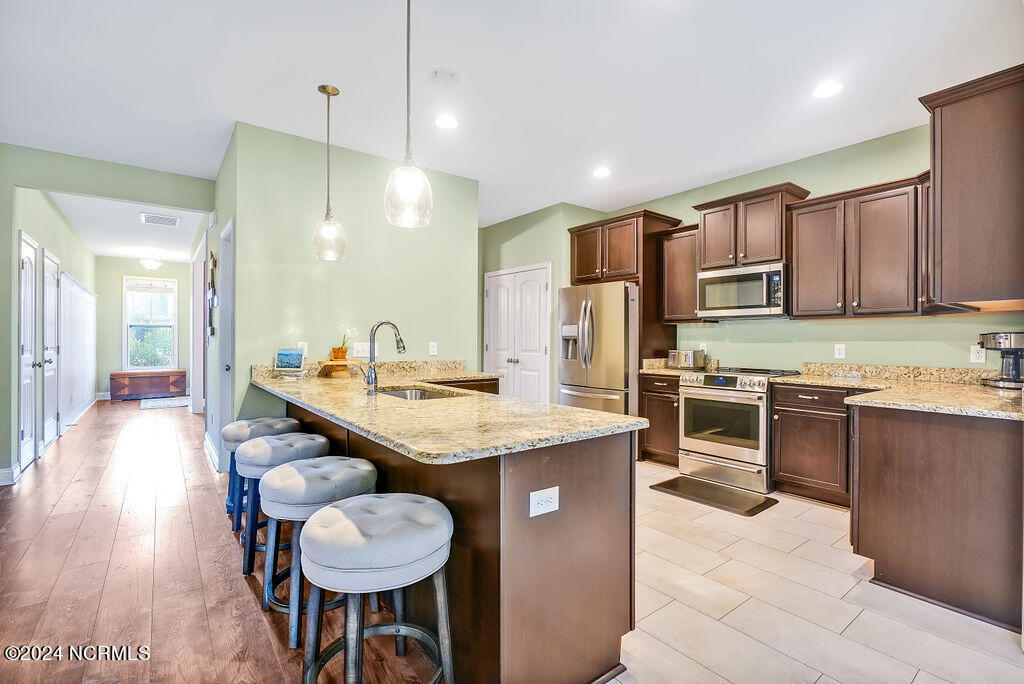 100565738 | Photo 13