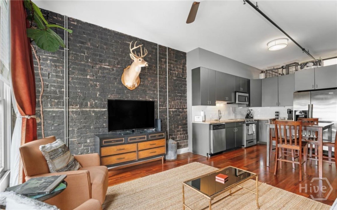 2nd image of 310 W Broughton St #3011, Savannah, GA 31401 | MLS# SA349737
