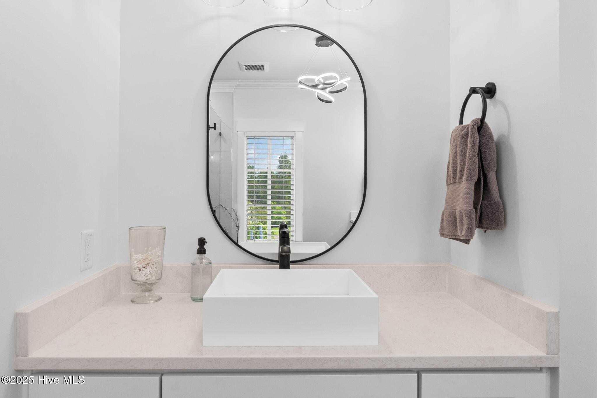 100559638 | Photo 64