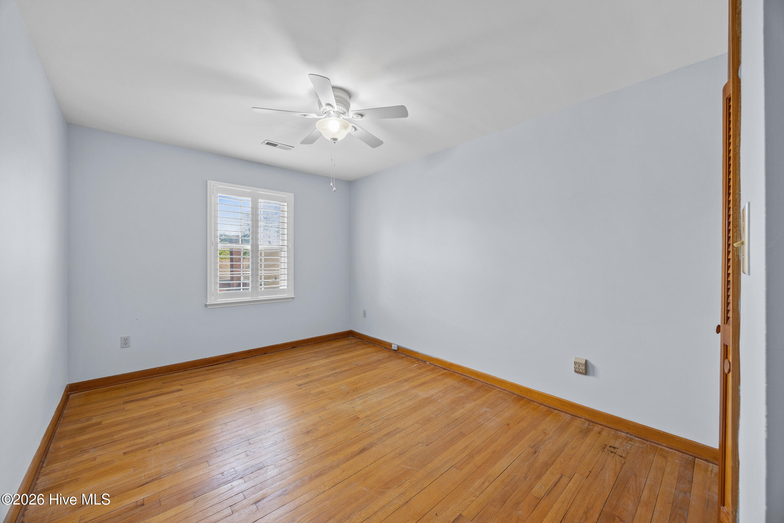 100564619 | Photo 23