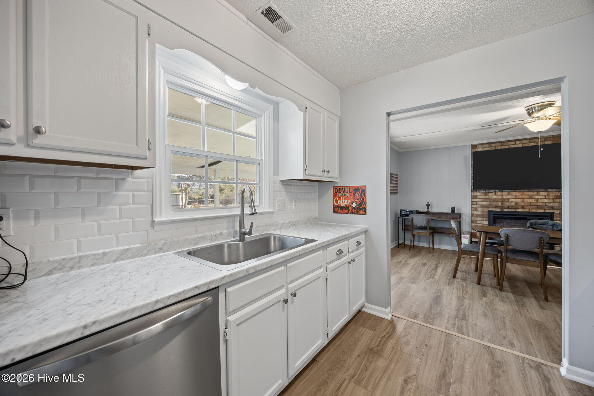 100558764 | Photo 12