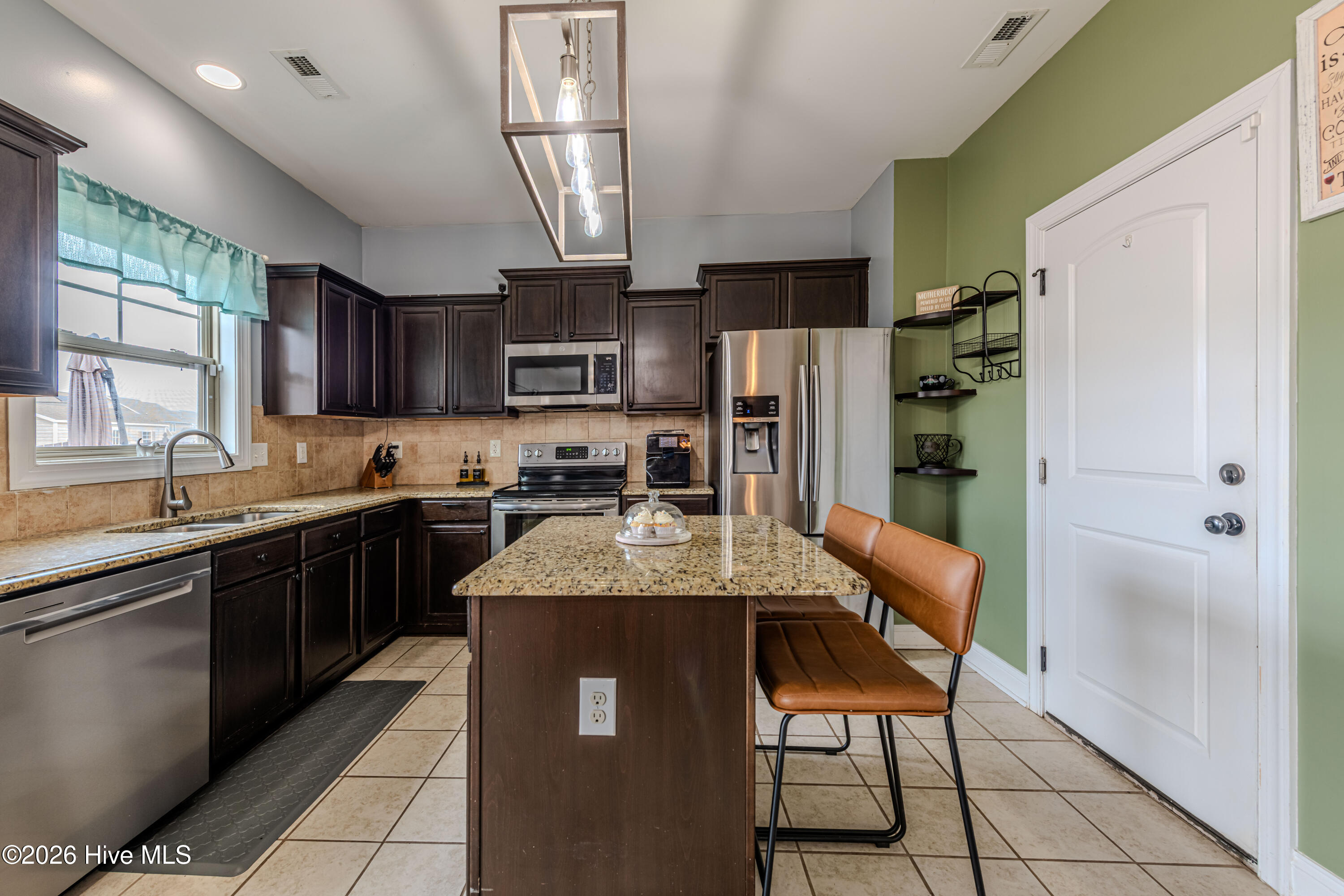 100555095 | Photo 44