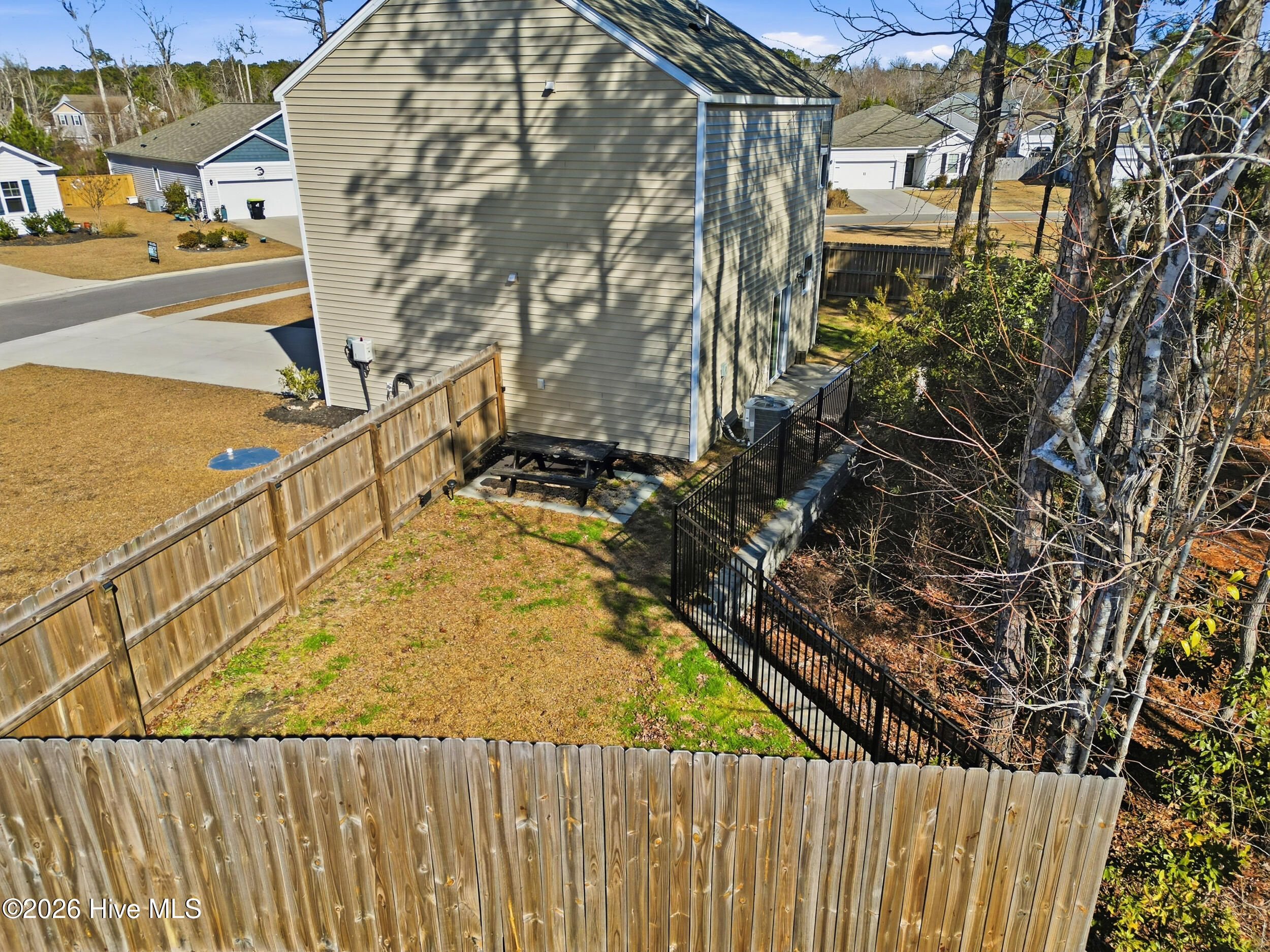 100551799 | Photo 35