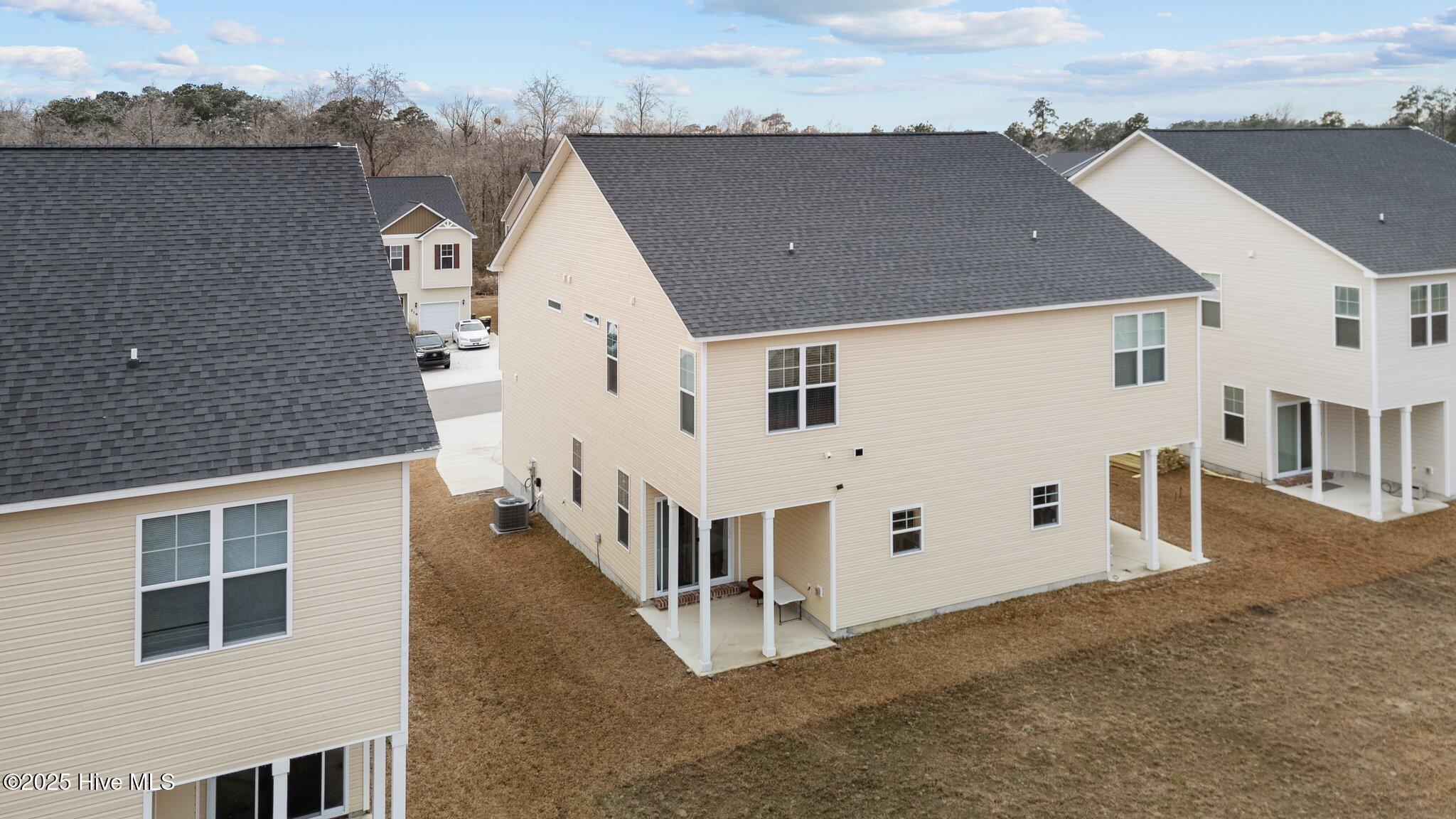 100557164 | Photo 22