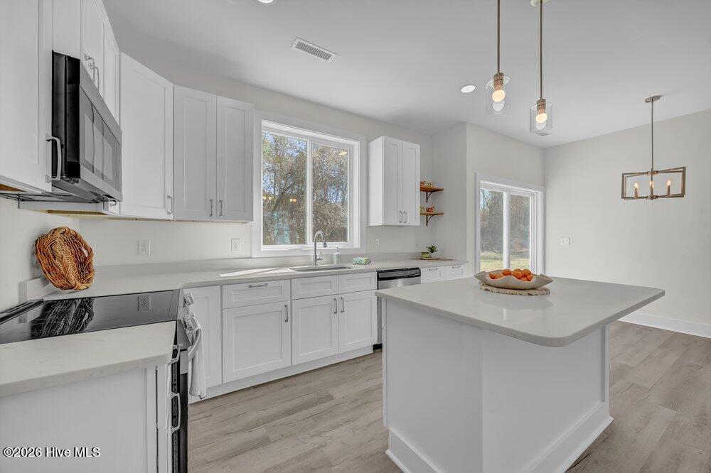 100561461 | Photo 11