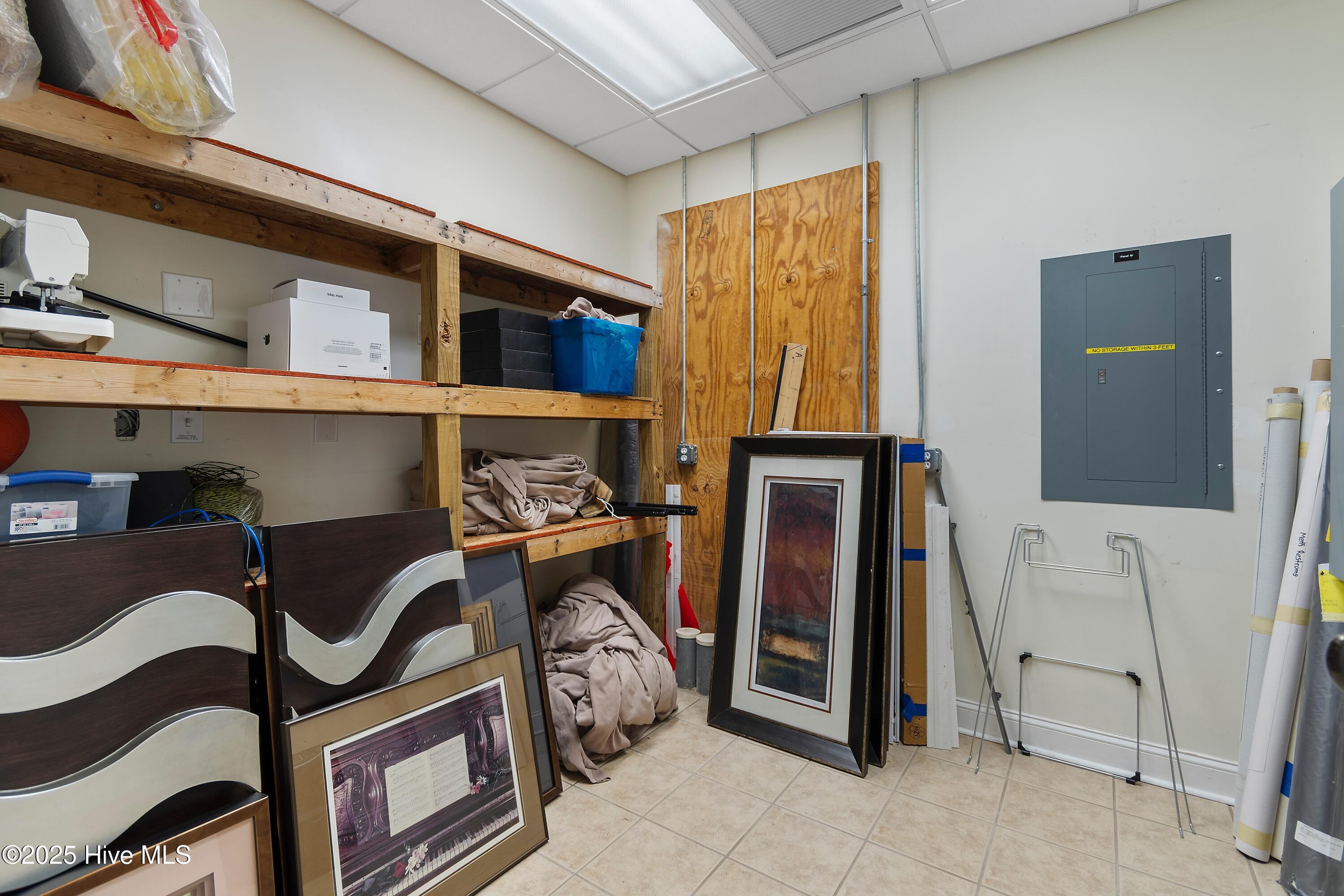 100491717 | Photo 74