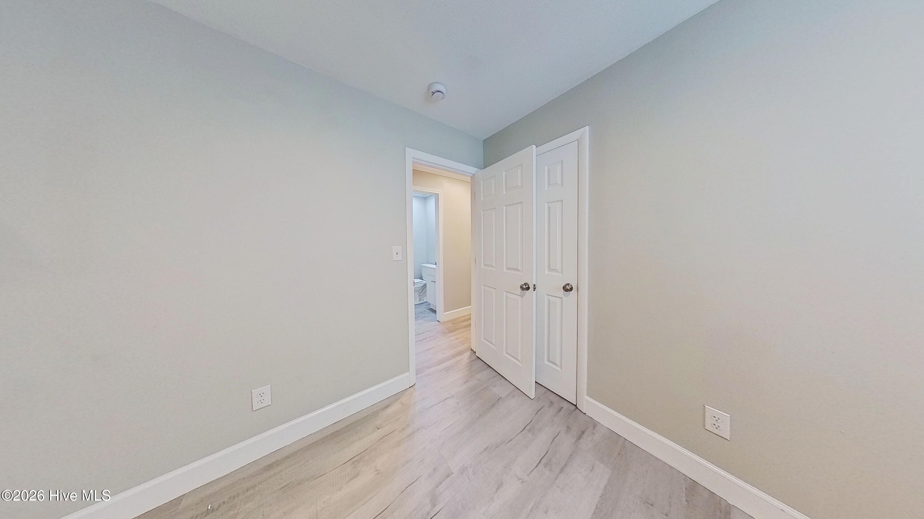 100564007 | Photo 33