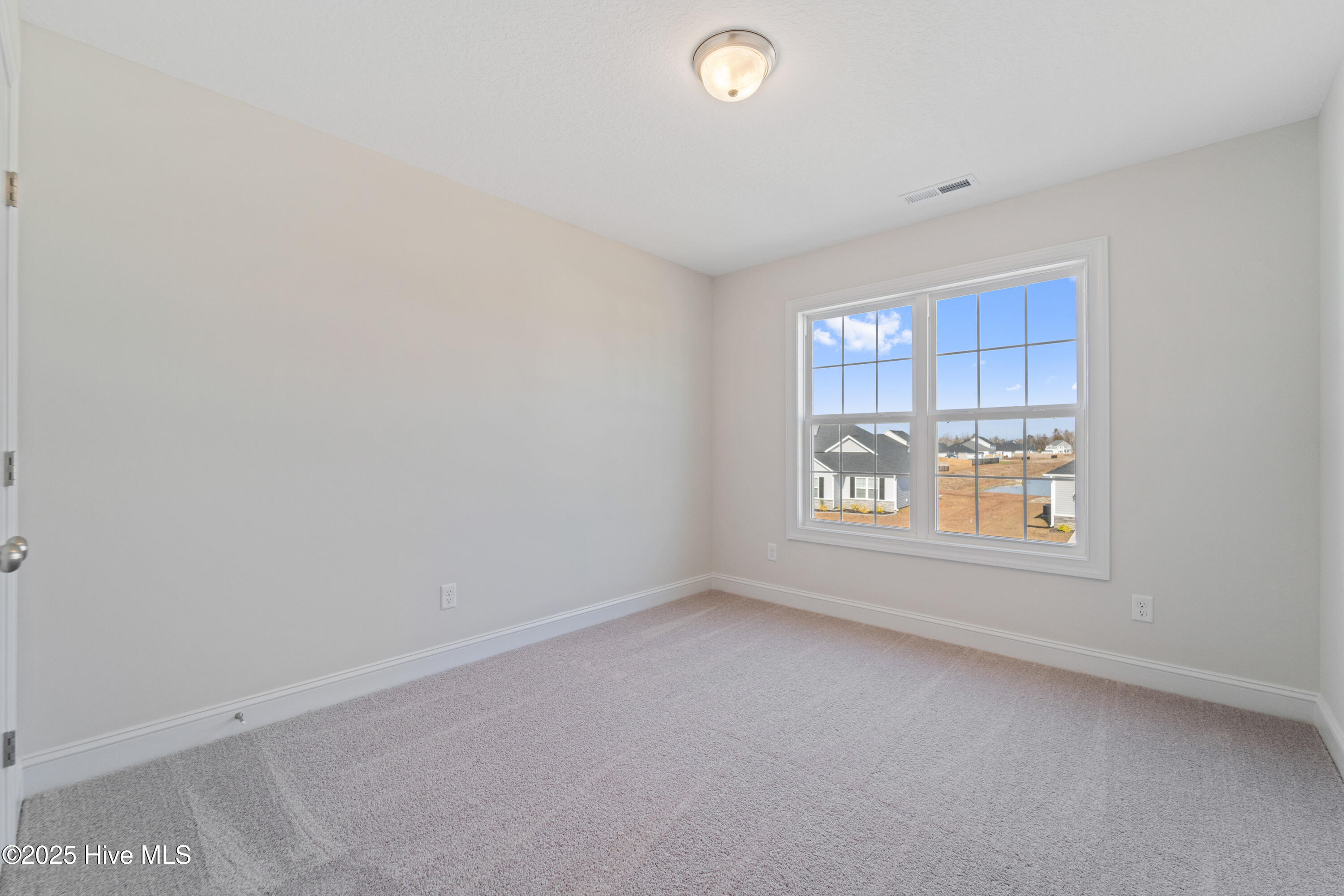 100519701 | Photo 30