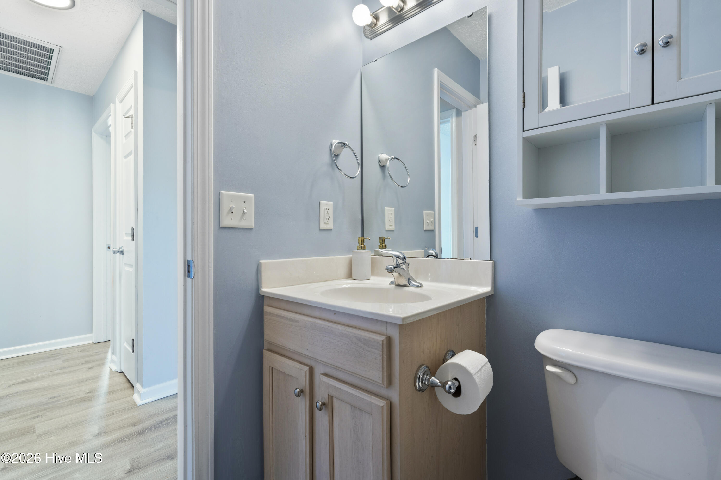 100554105 | Photo 15