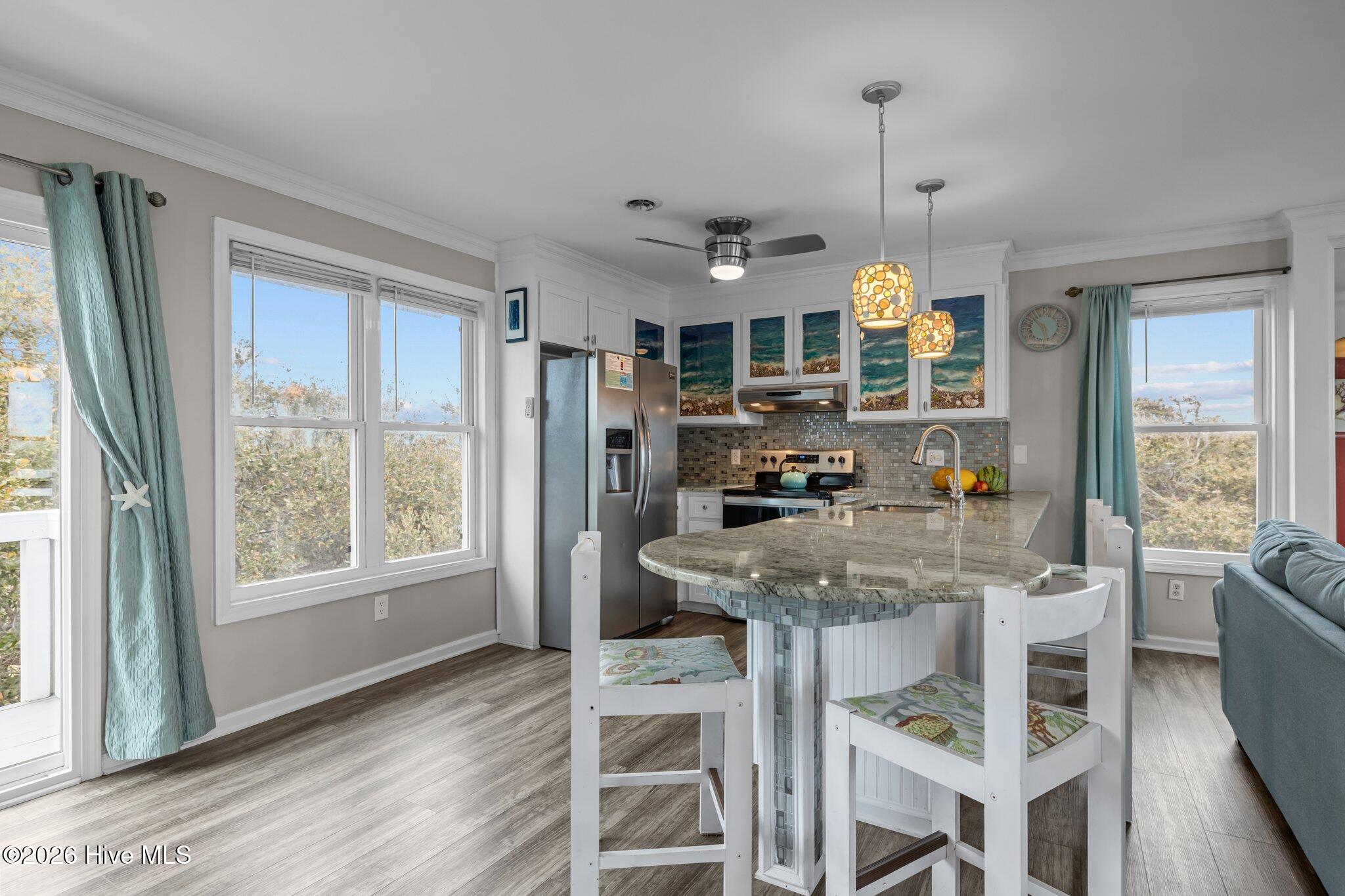 100565802 | Photo 27