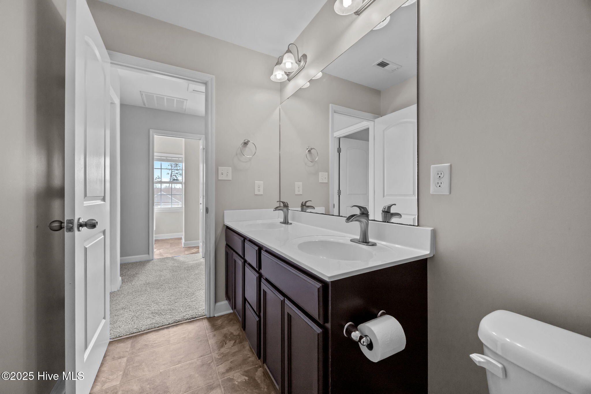 100542971 | Photo 28