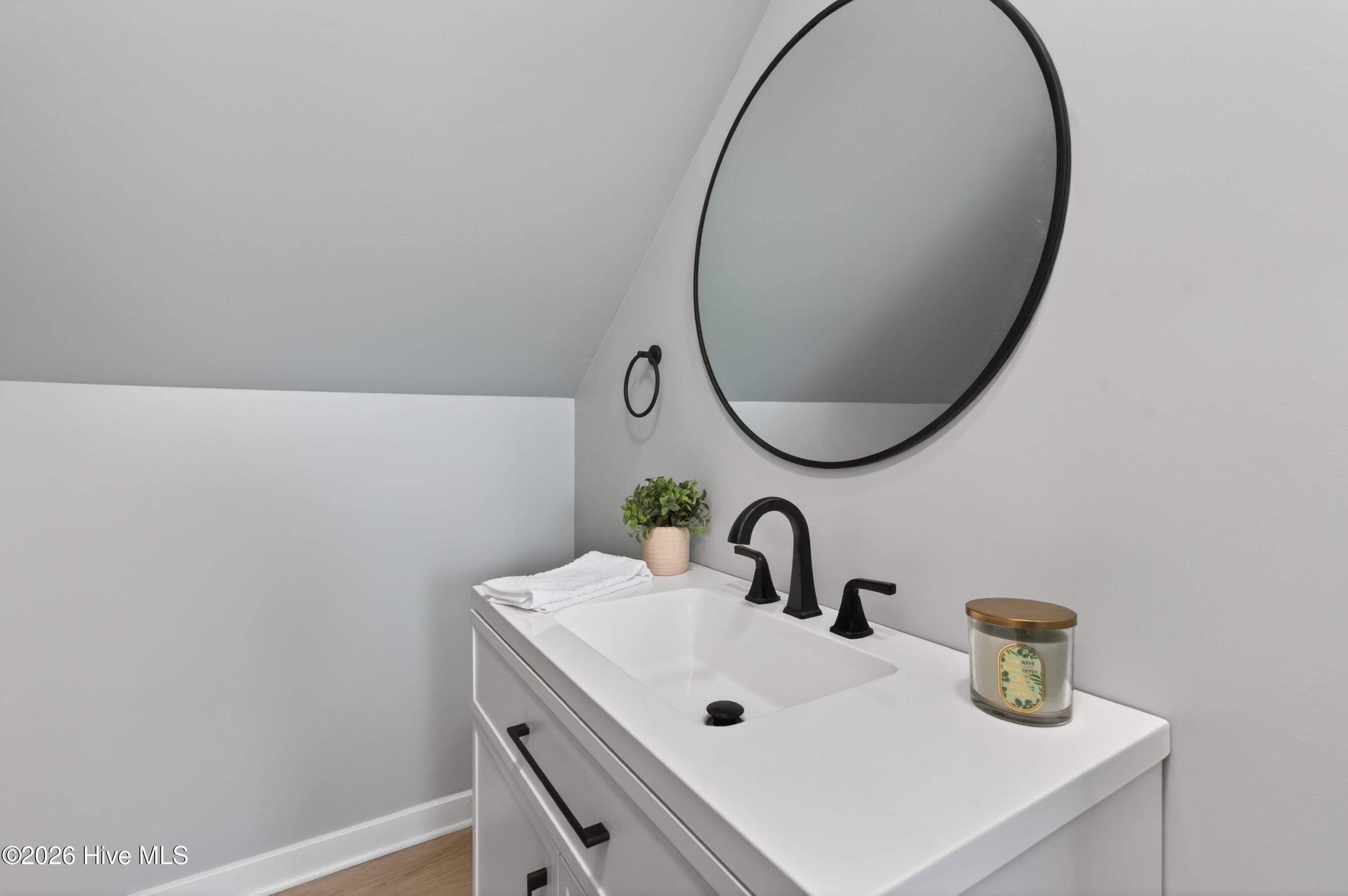 100567047 | Photo 37