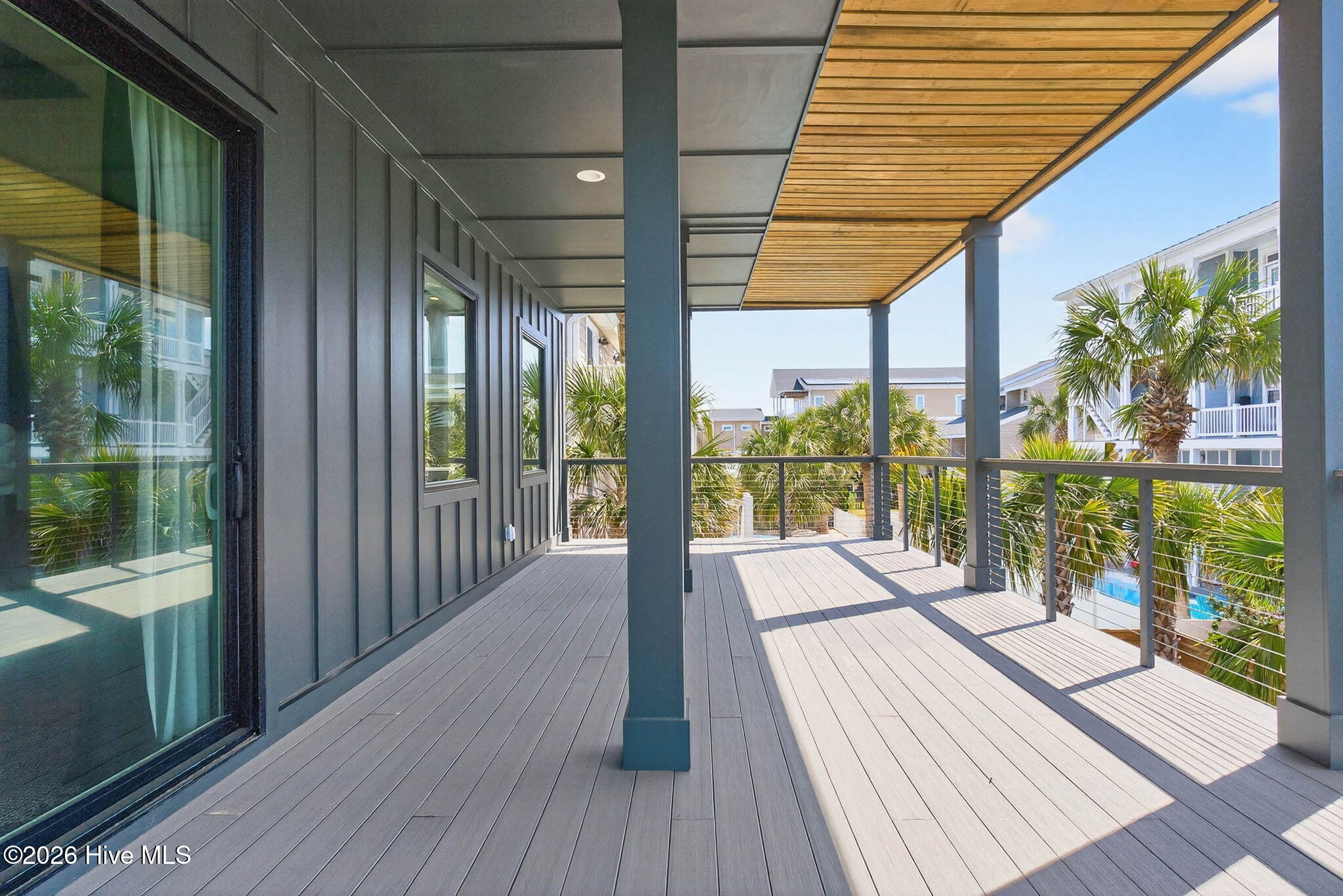 100565153 | Photo 42