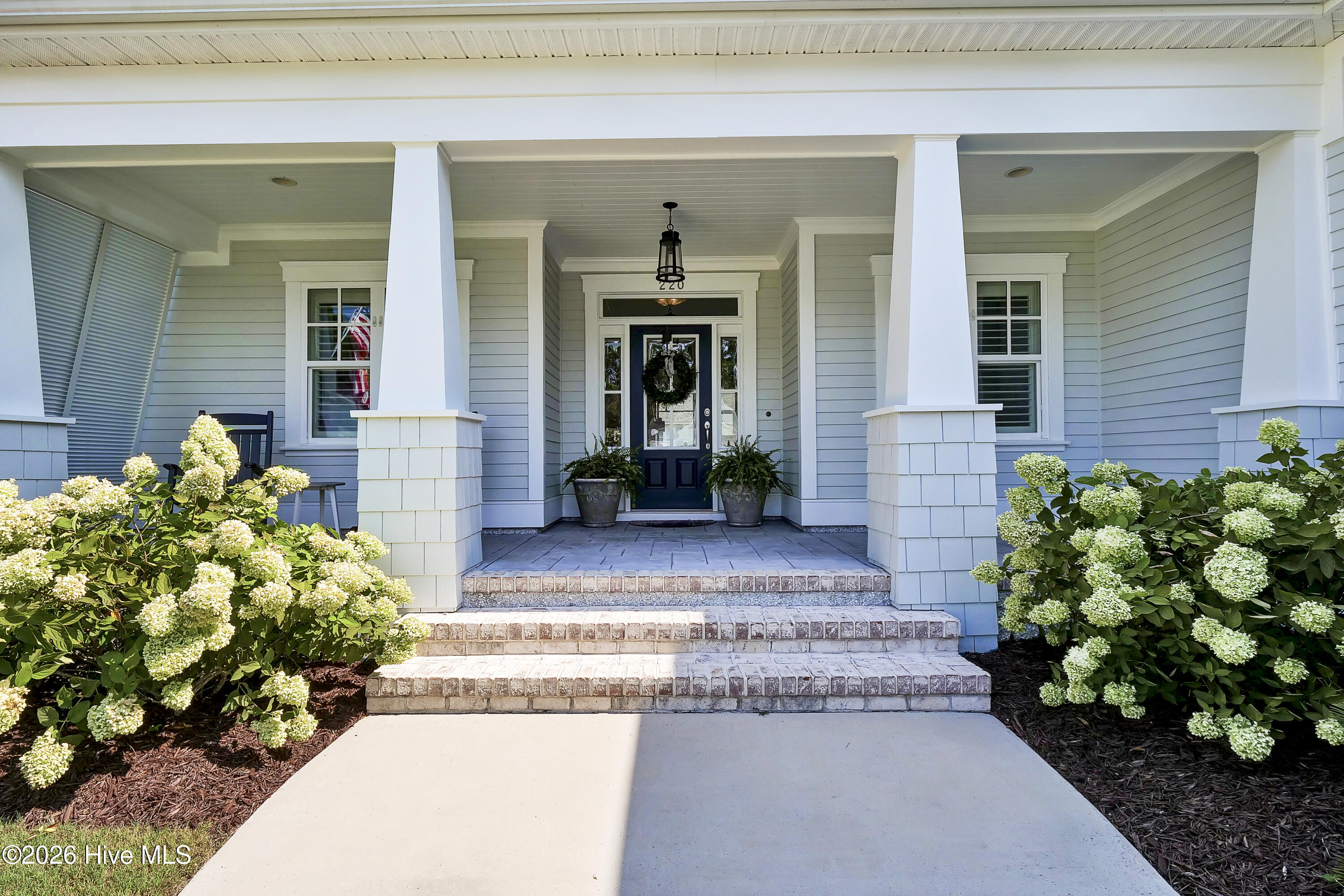 100569148 | Photo 12