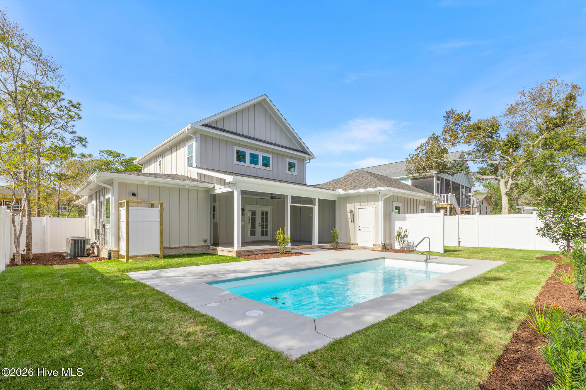 100516675 | Photo 75