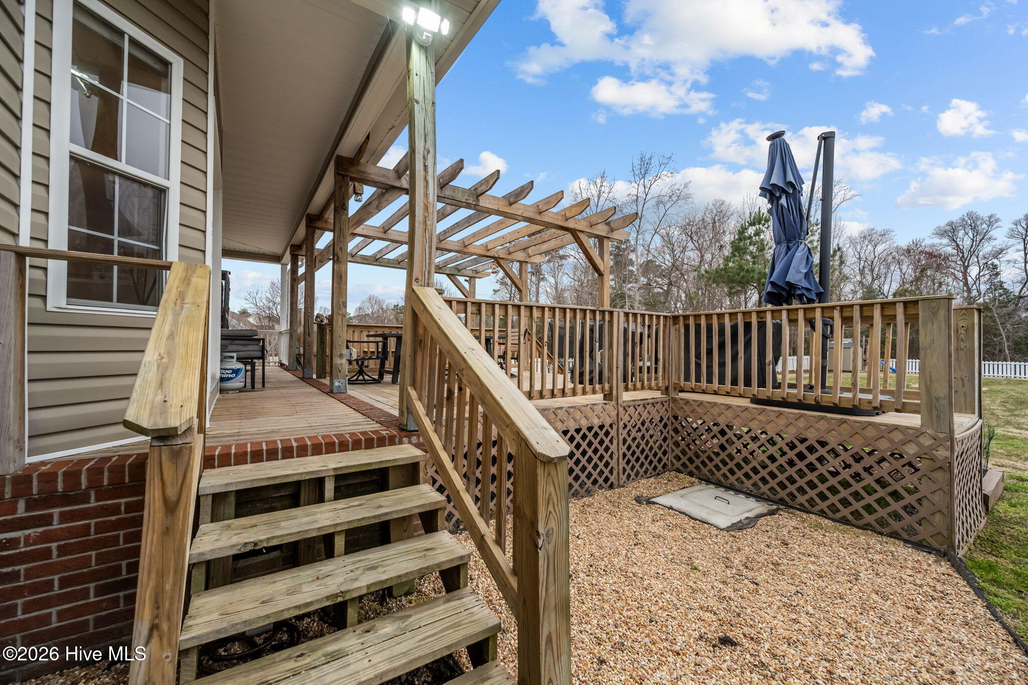 100557668 | Photo 54