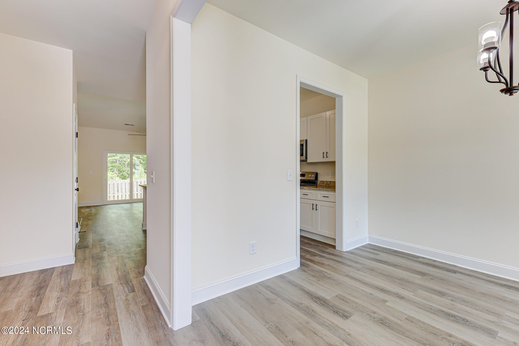 BAAF4287-F012-4E66-80B3-37001C580275_1_1