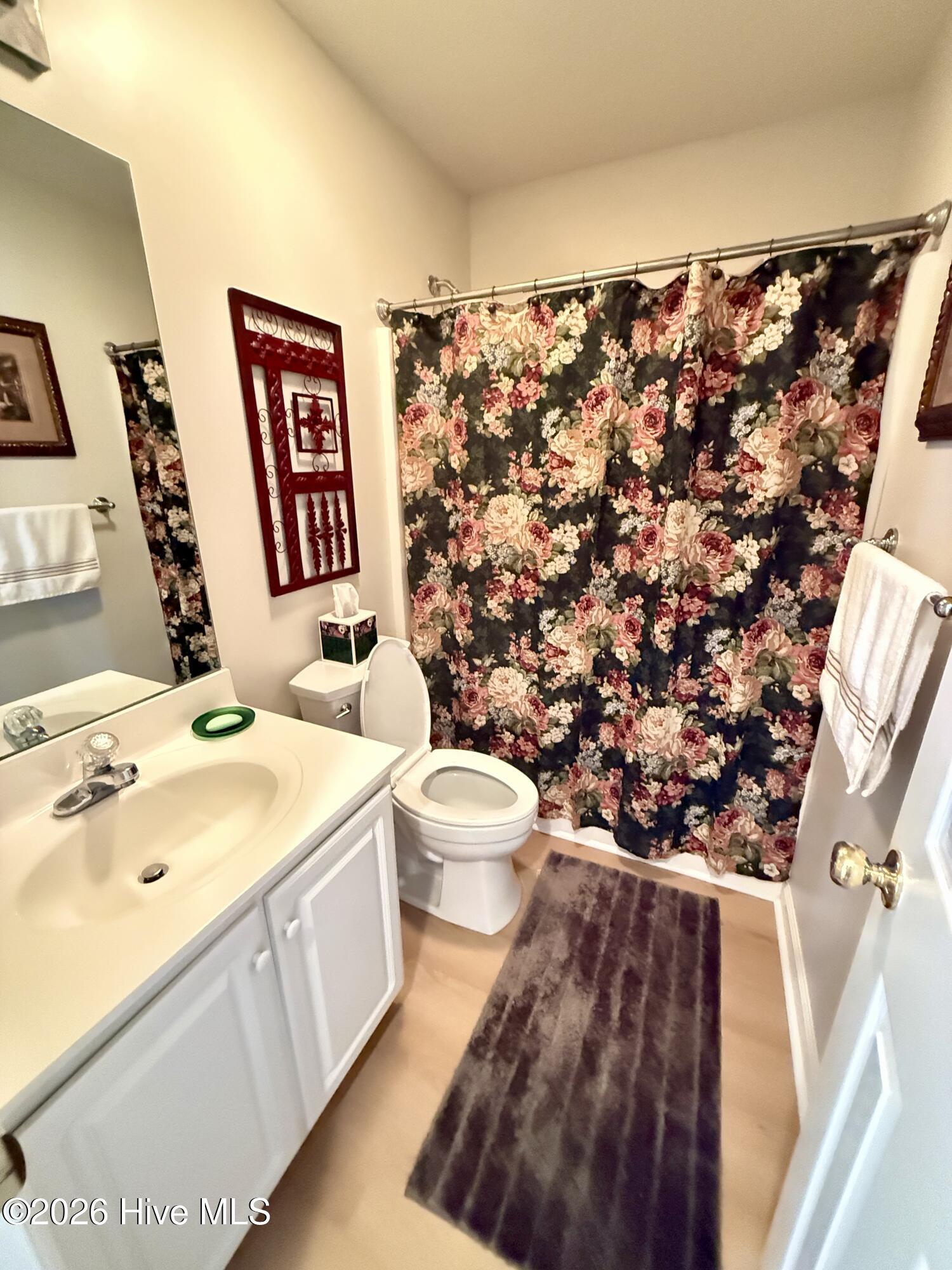 100561719 | Photo 17