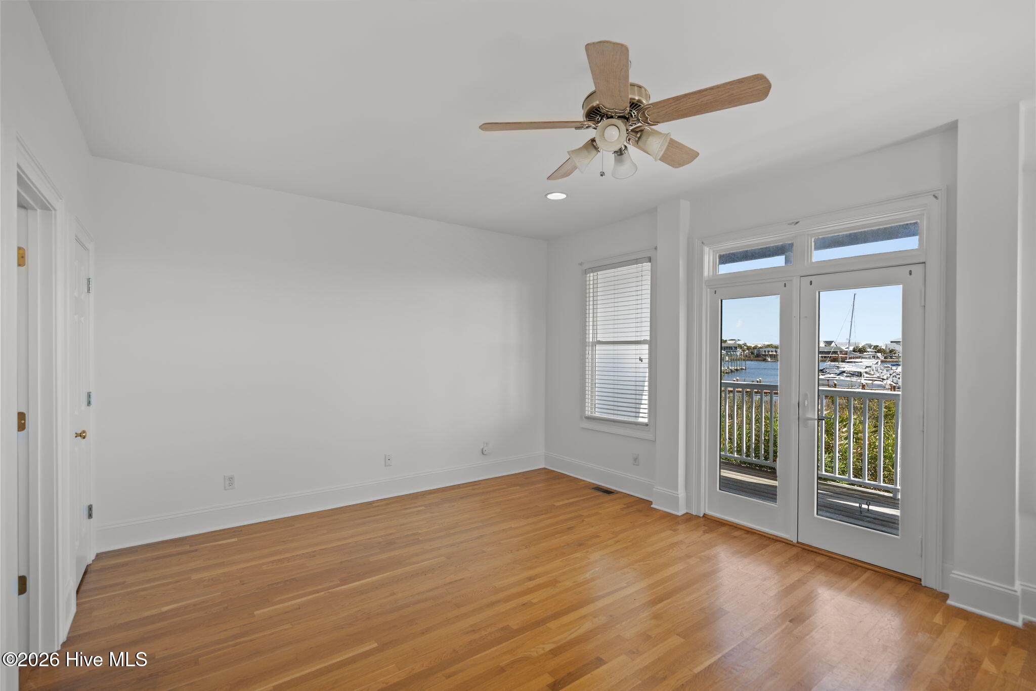 100560012 | Photo 36