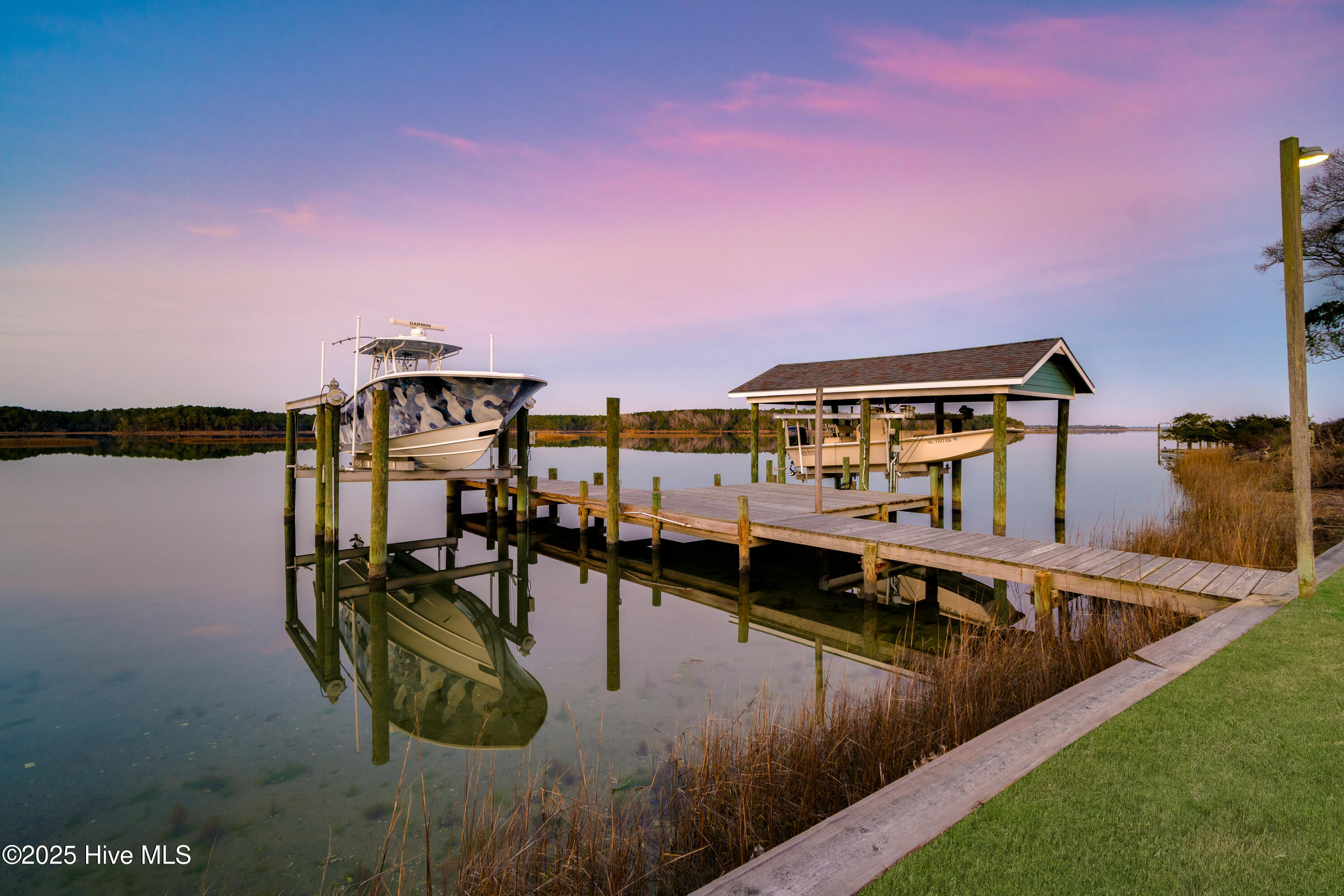 100557510 | Photo 44