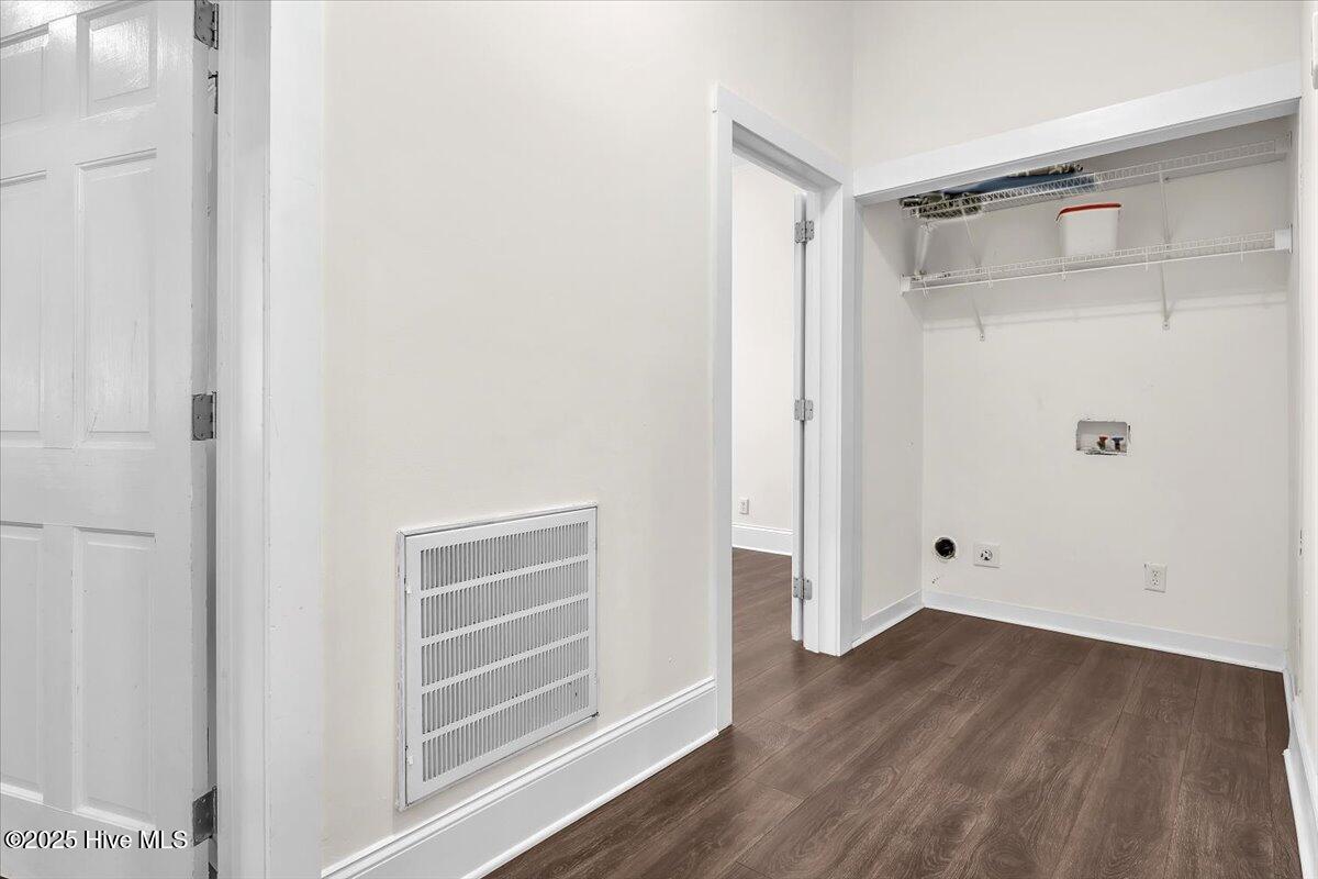 100525423 | Photo 35