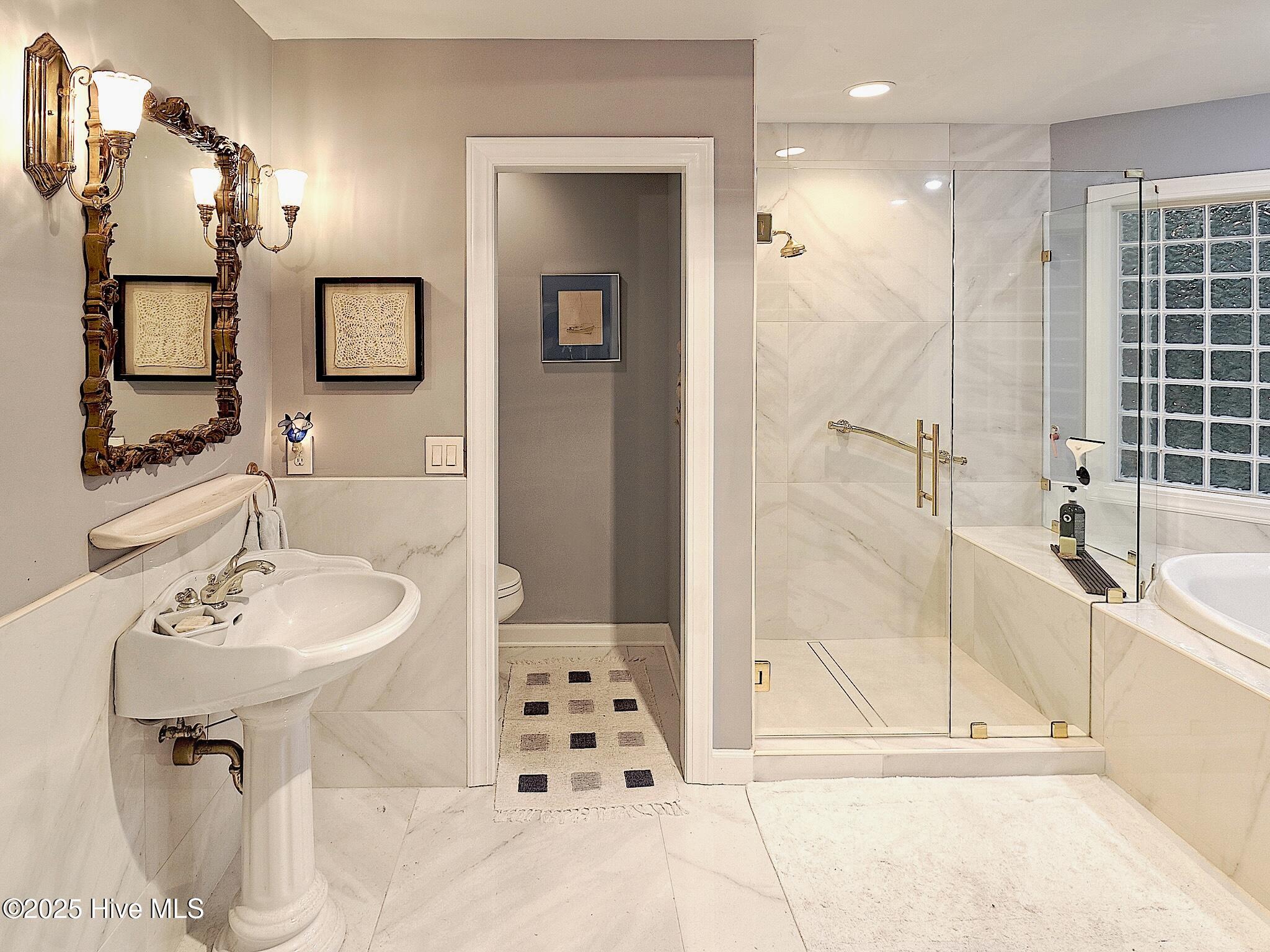 100504796 | Photo 43