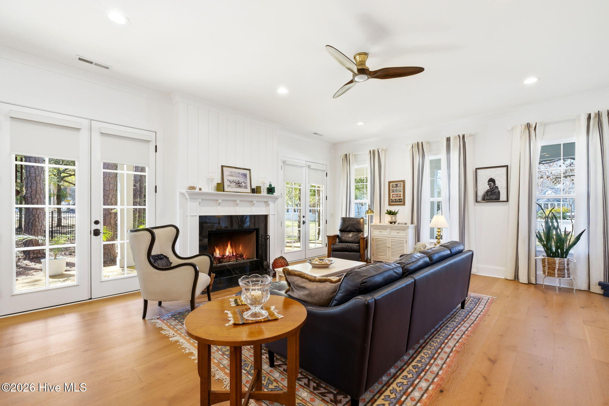 100562076 | Photo 24