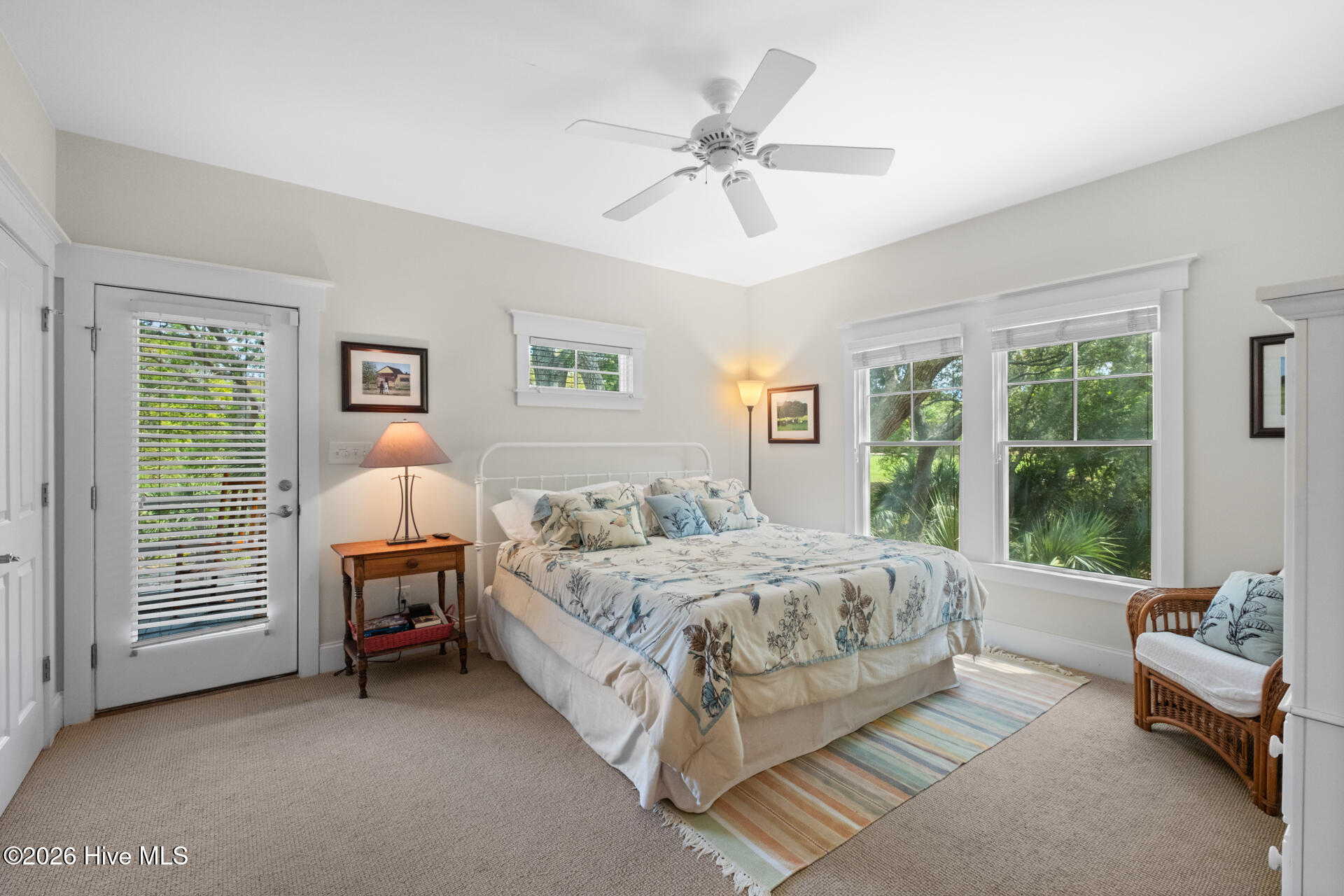 100567866 | Photo 18