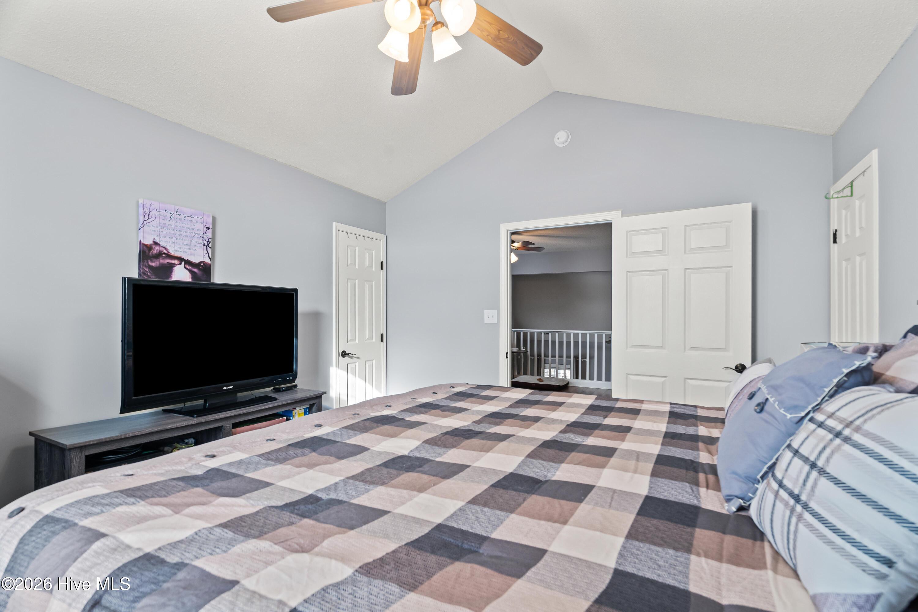 100550055 | Photo 38