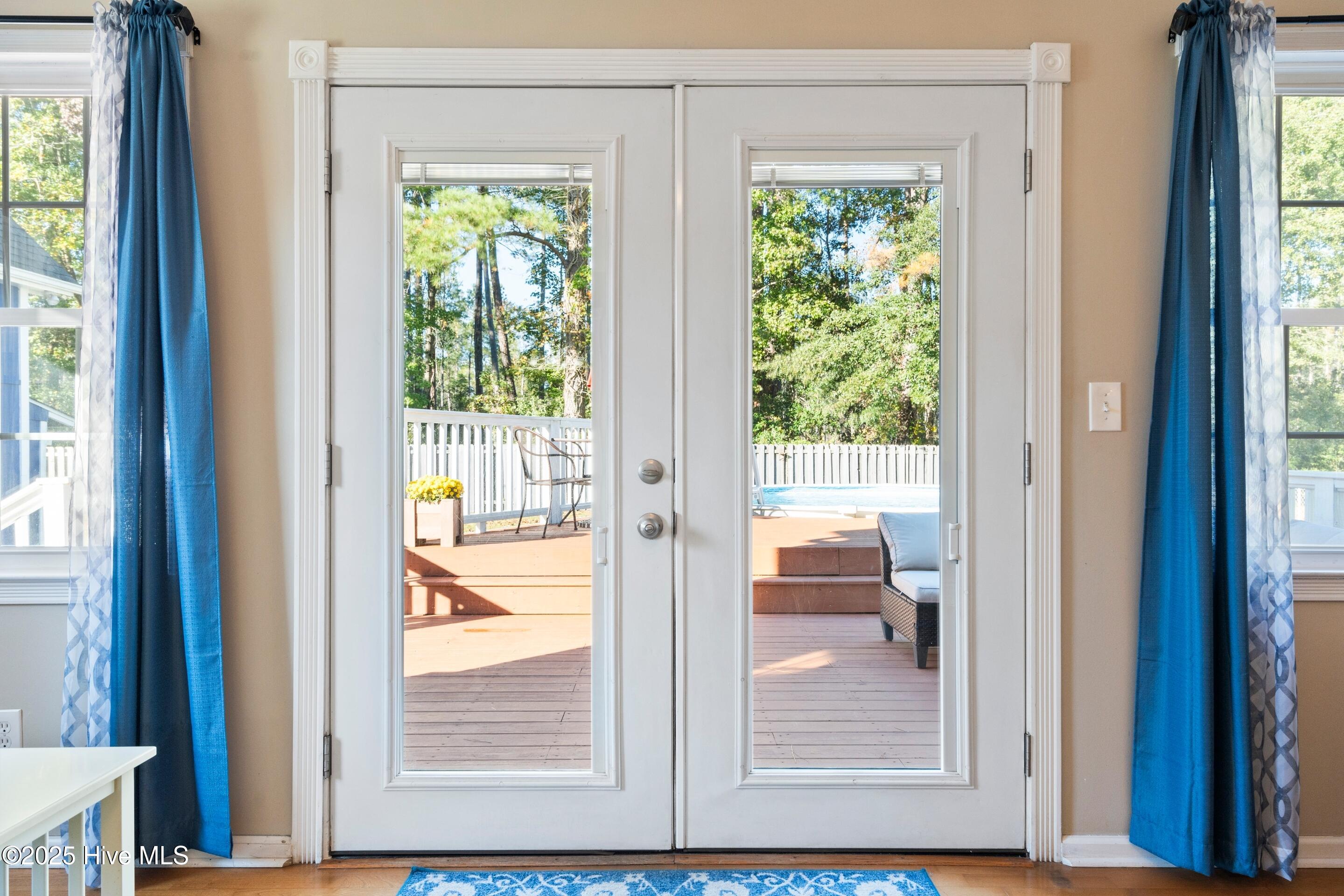 100535792 | Photo 66