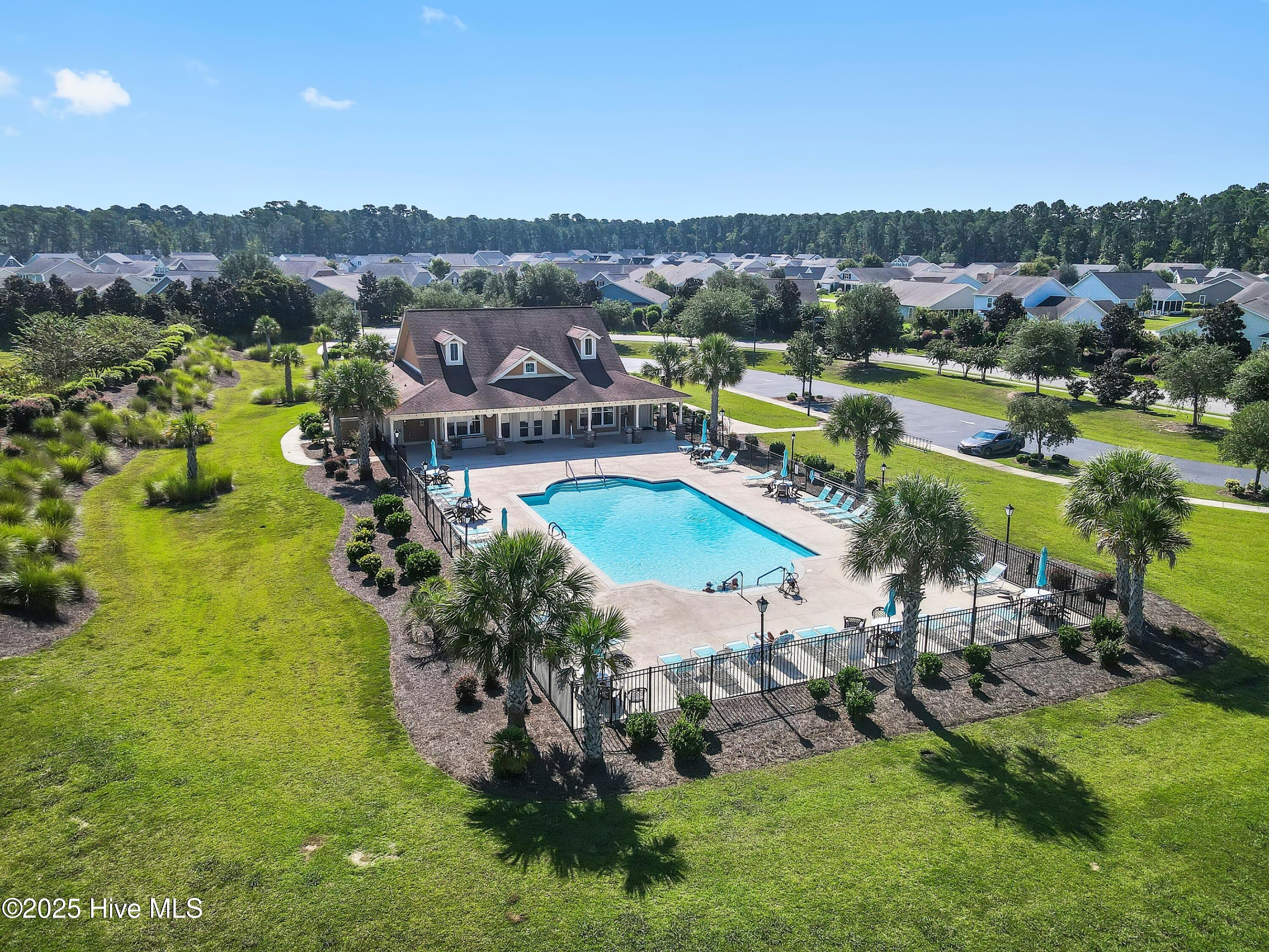 100529206 | Photo 43