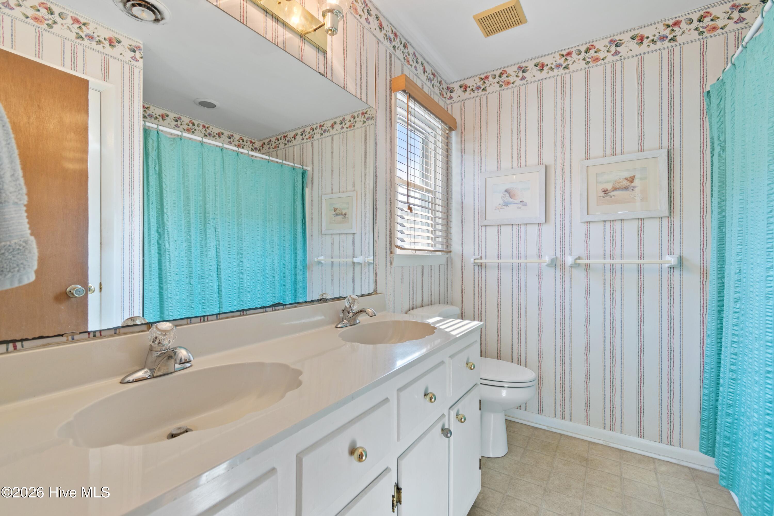 100553939 | Photo 25