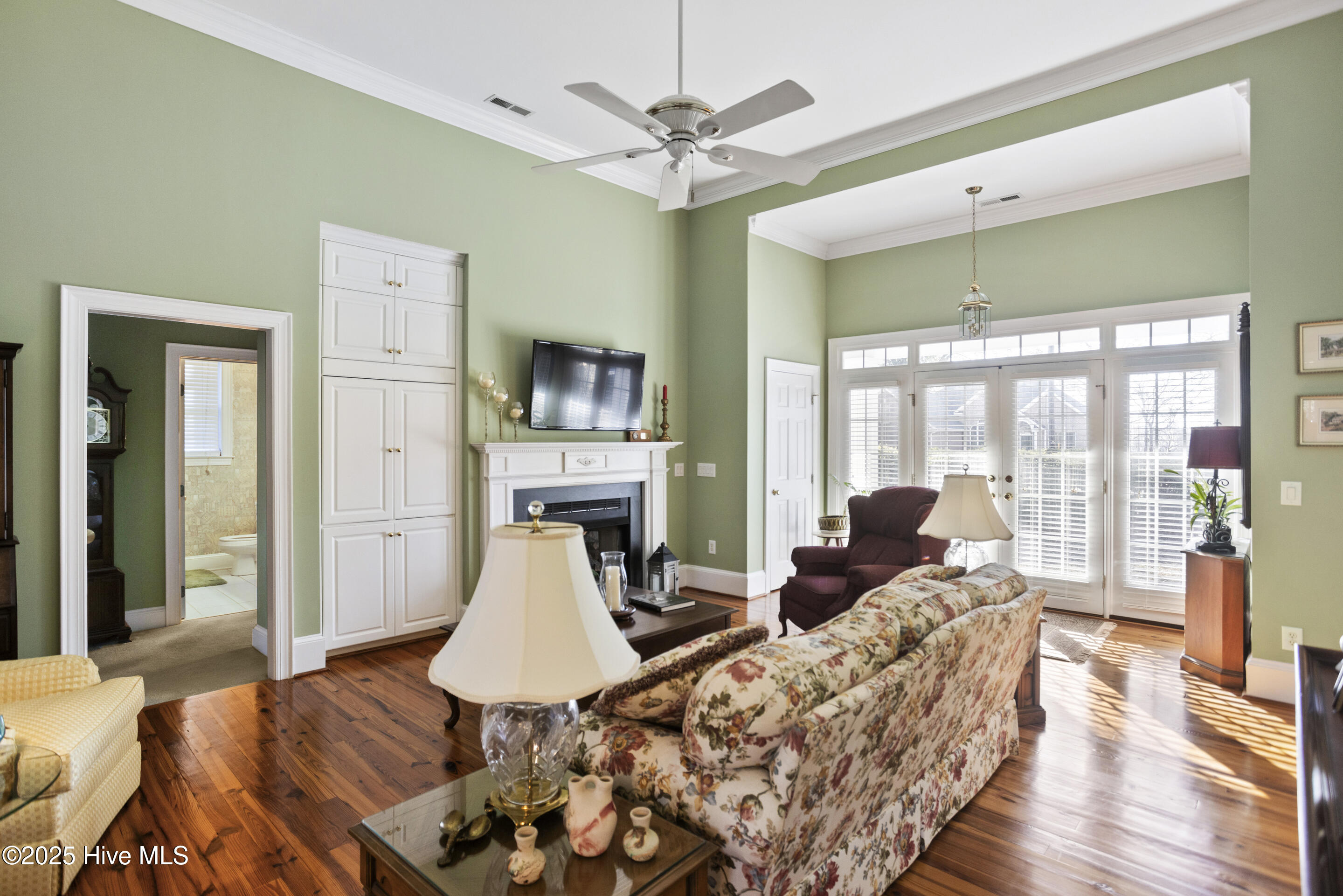 100550933 | Photo 10