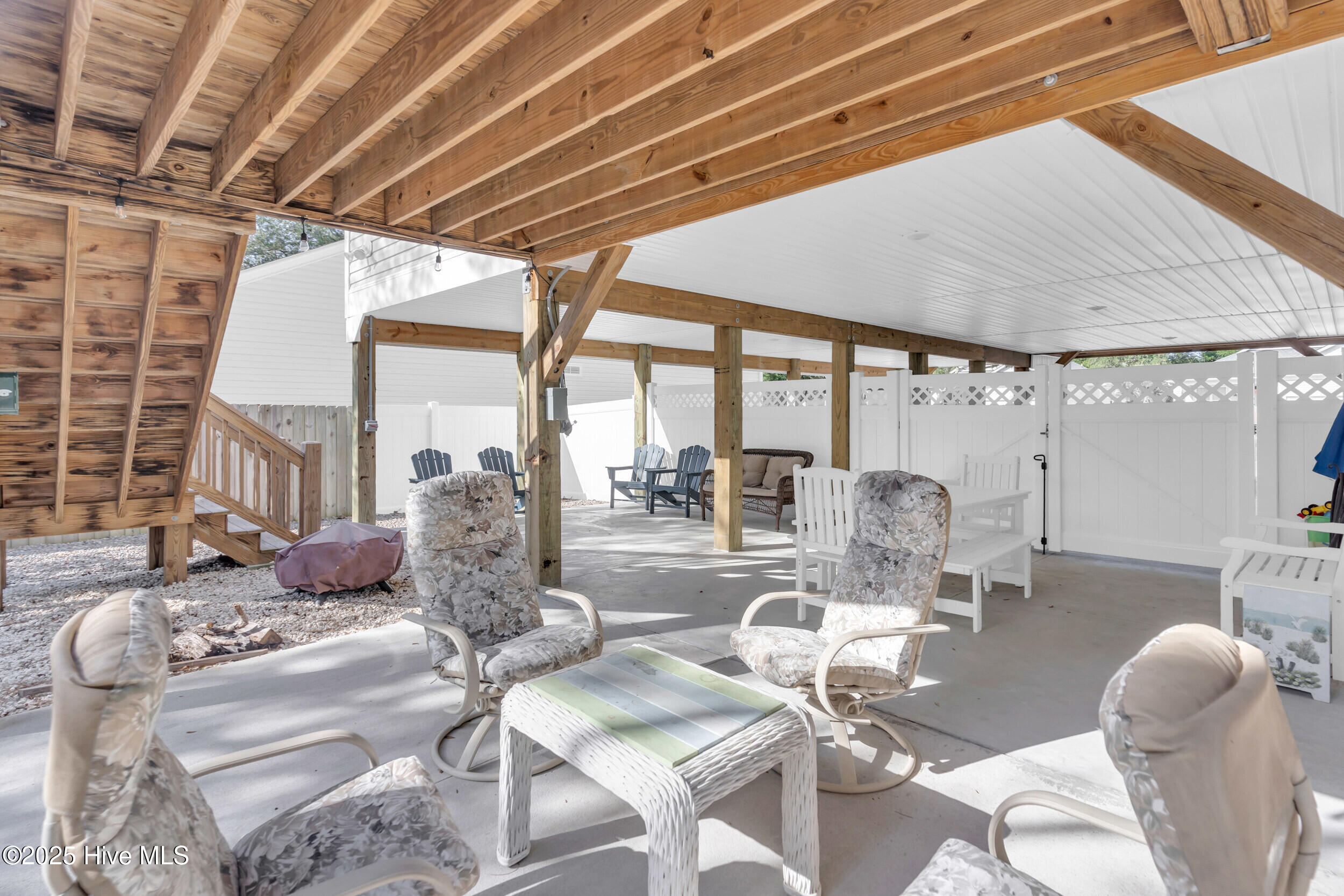 100534529 | Photo 39