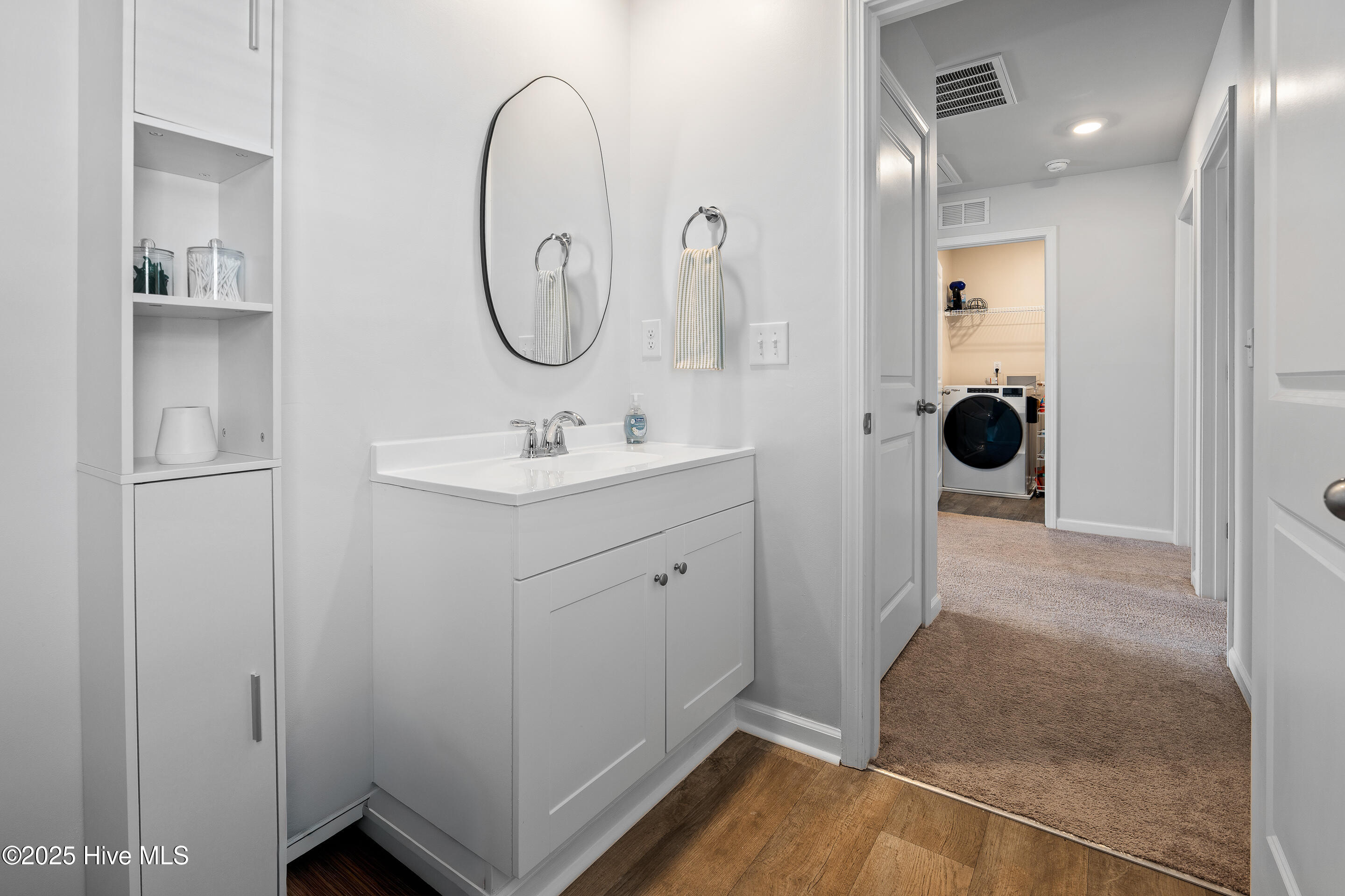 100539247 | Photo 21